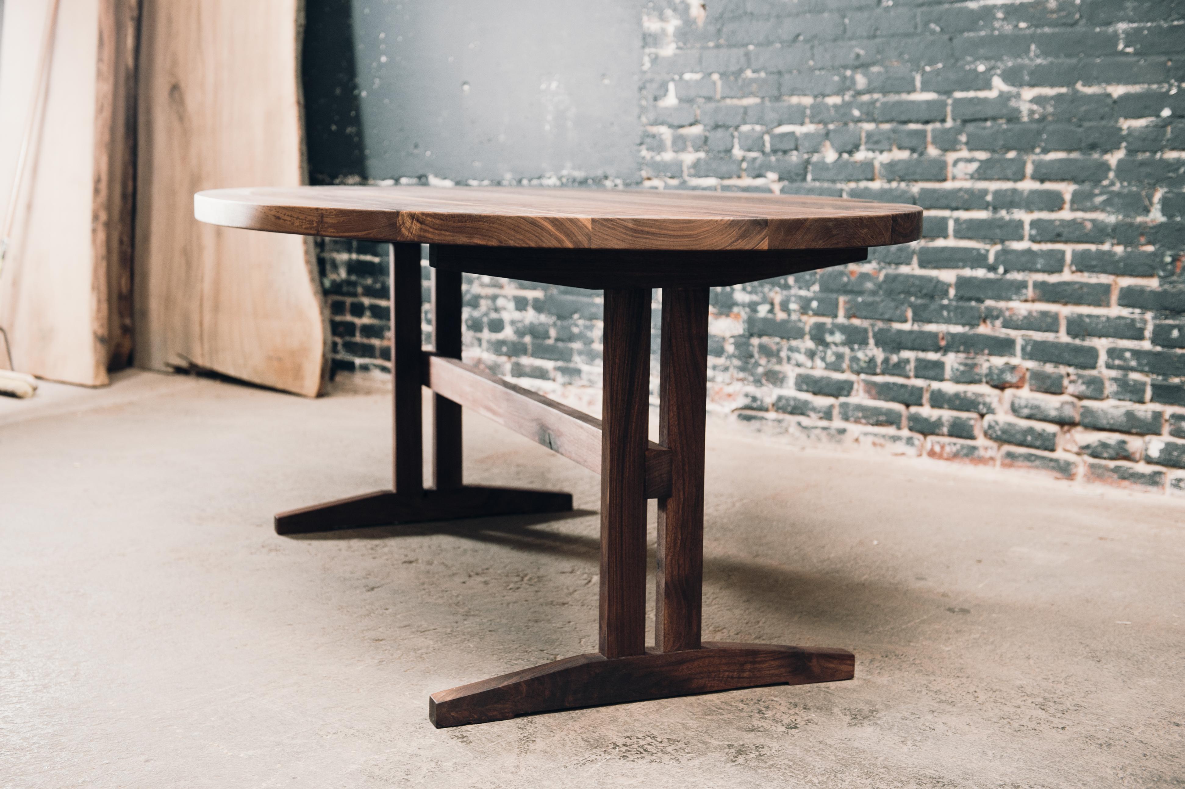 oval trestle table