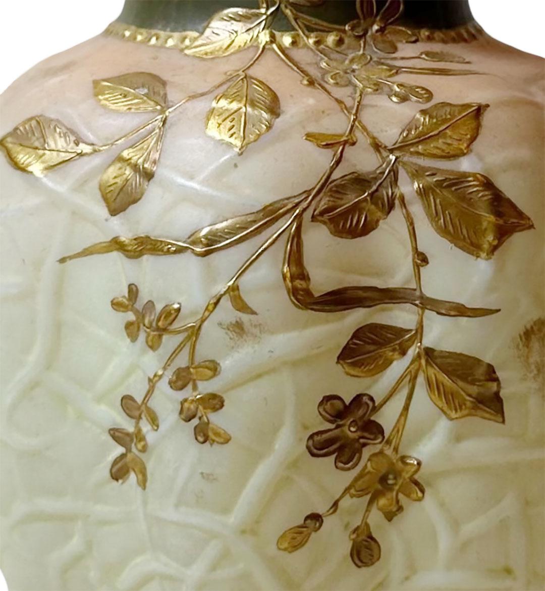Inglese Vaso di Hinrich in ceramica melonica in vendita