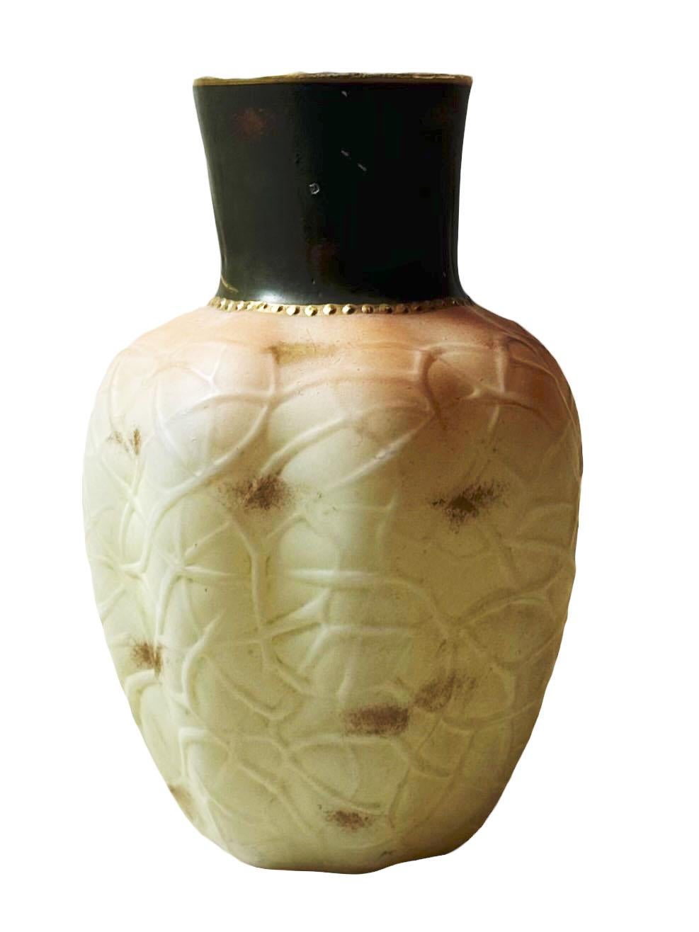 Fine XIX secolo Vaso di Hinrich in ceramica melonica in vendita
