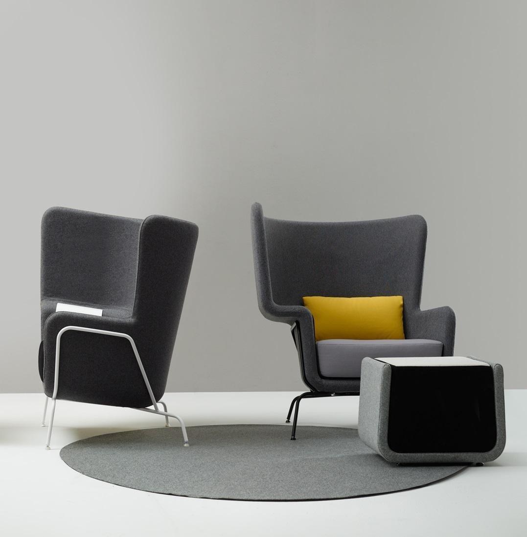 Autre Fauteuil Hip en métal et tapisserie avec accoudoir droit par Quinti Sedute en vente