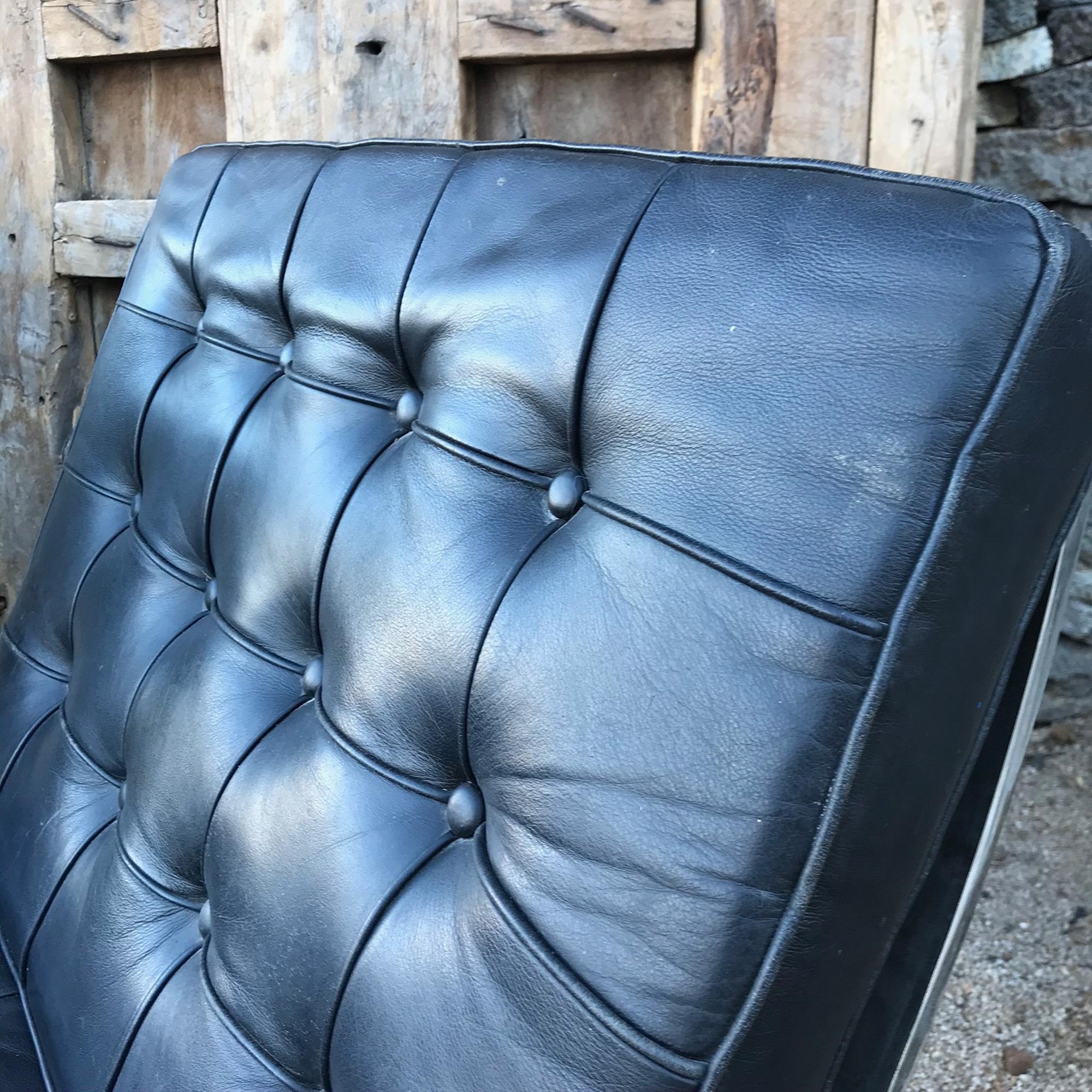 Hippest Black Barcelona Leather Lounge Chairs designer Mies van der Rohe 1970s In Good Condition In Chula Vista, CA