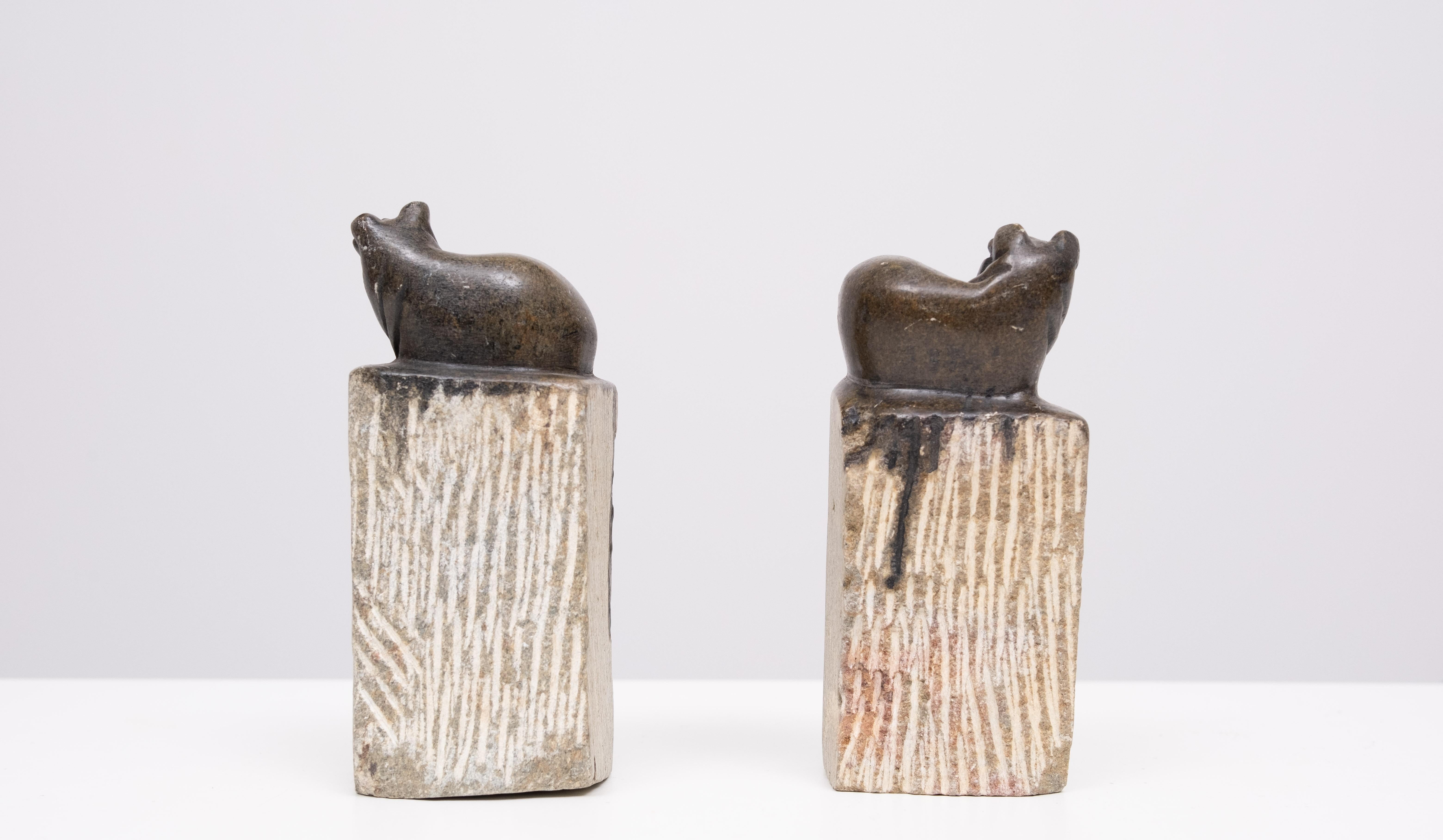 Hippo Bookends Granite Hand carved 1980s Finland en vente 1