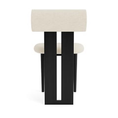 Stuhl ''Hippo'' von Norr11, Eiche schwarz, Barnum Bouclé col.24