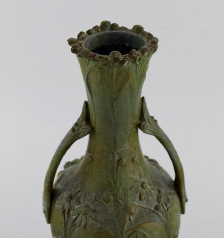 Hippolyte François Moreau, A Pair of Antique Art Nouveau Vases In Excellent Condition For Sale In Copenhagen, DK