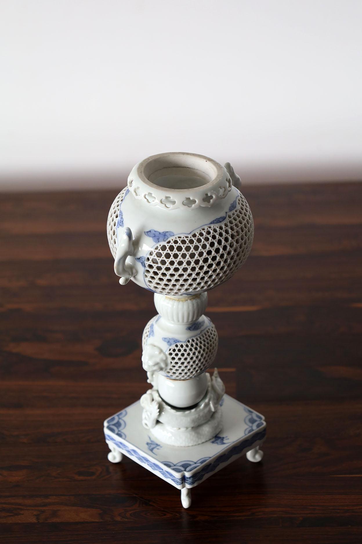 Incensario Koro de Porcelana Hirado  Dinastía Meiji en venta 5