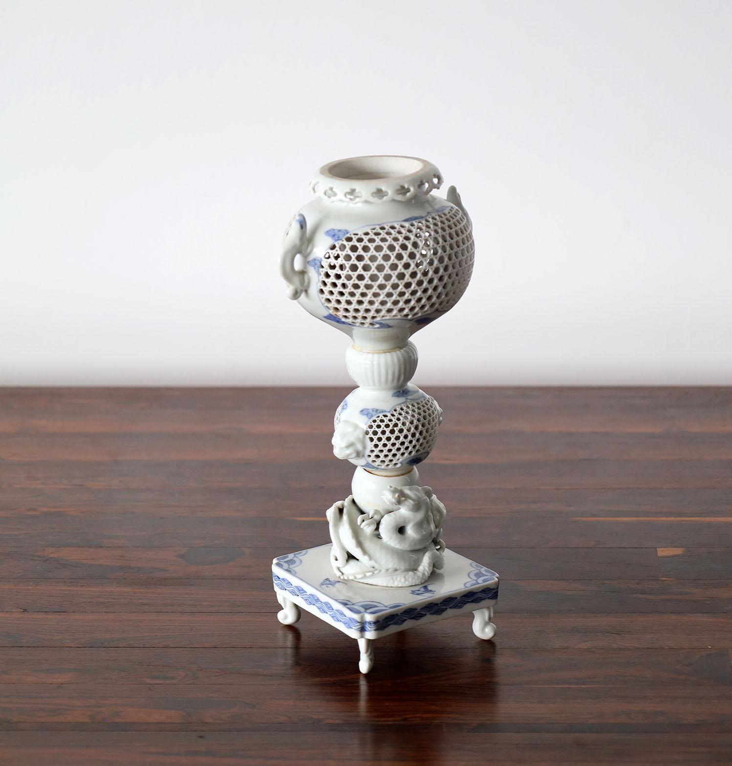 Japanese Hirado Porcelain Koro Censer  Meiji Dynasty For Sale