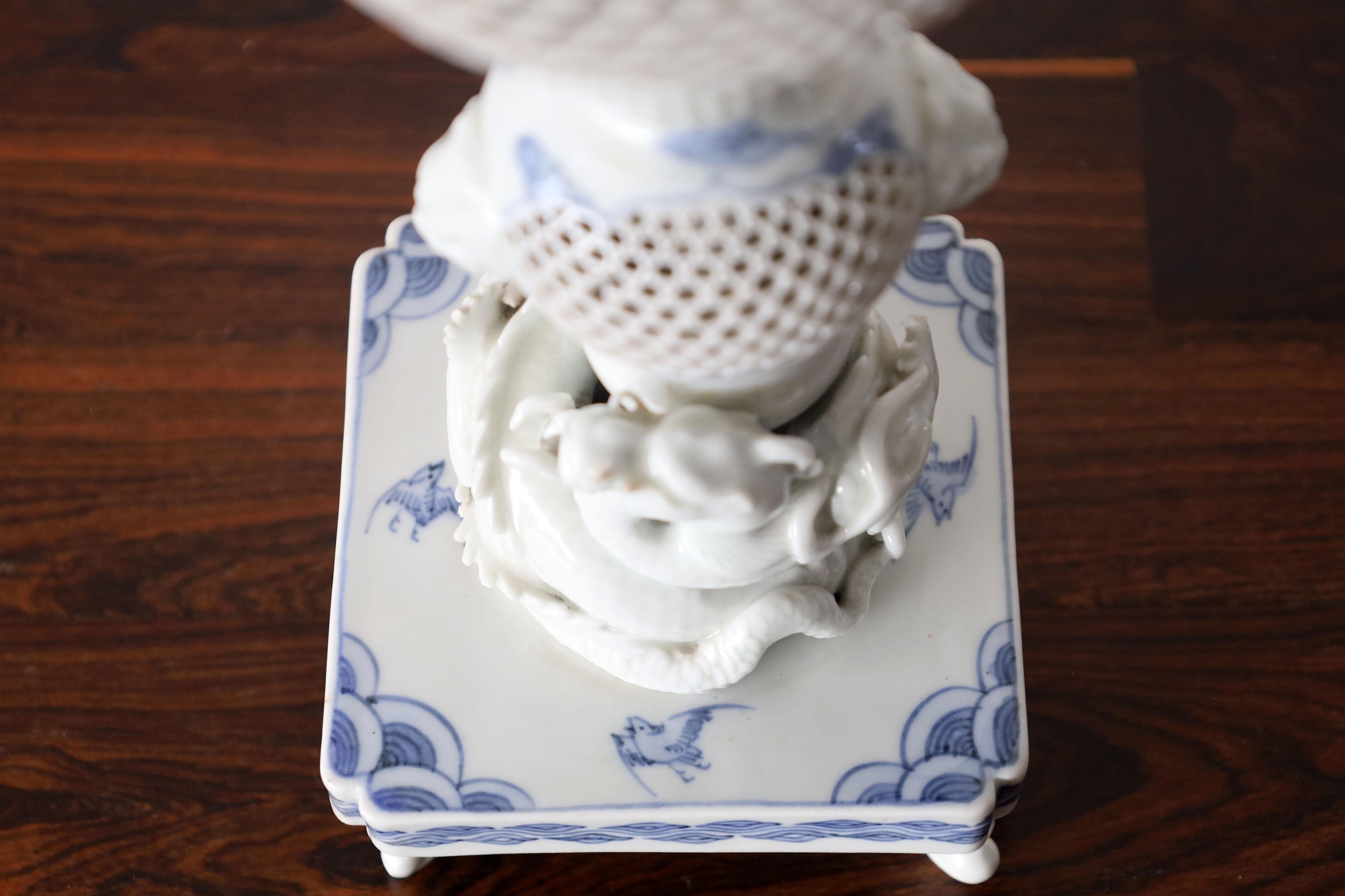 Hirado Porzellan Koro Censer  Meiji Dynasty (Handgefertigt) im Angebot