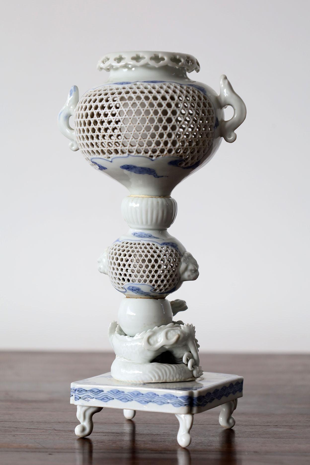 19th Century Hirado Porcelain Koro Censer  Meiji Dynasty For Sale