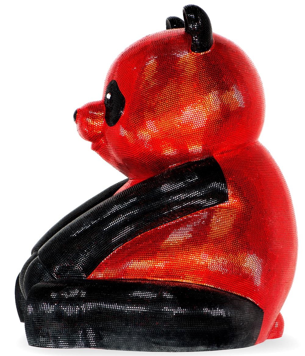  A Pandasan 's  in Red and Onyx Radiance : Dazzling Opulence For Sale 2