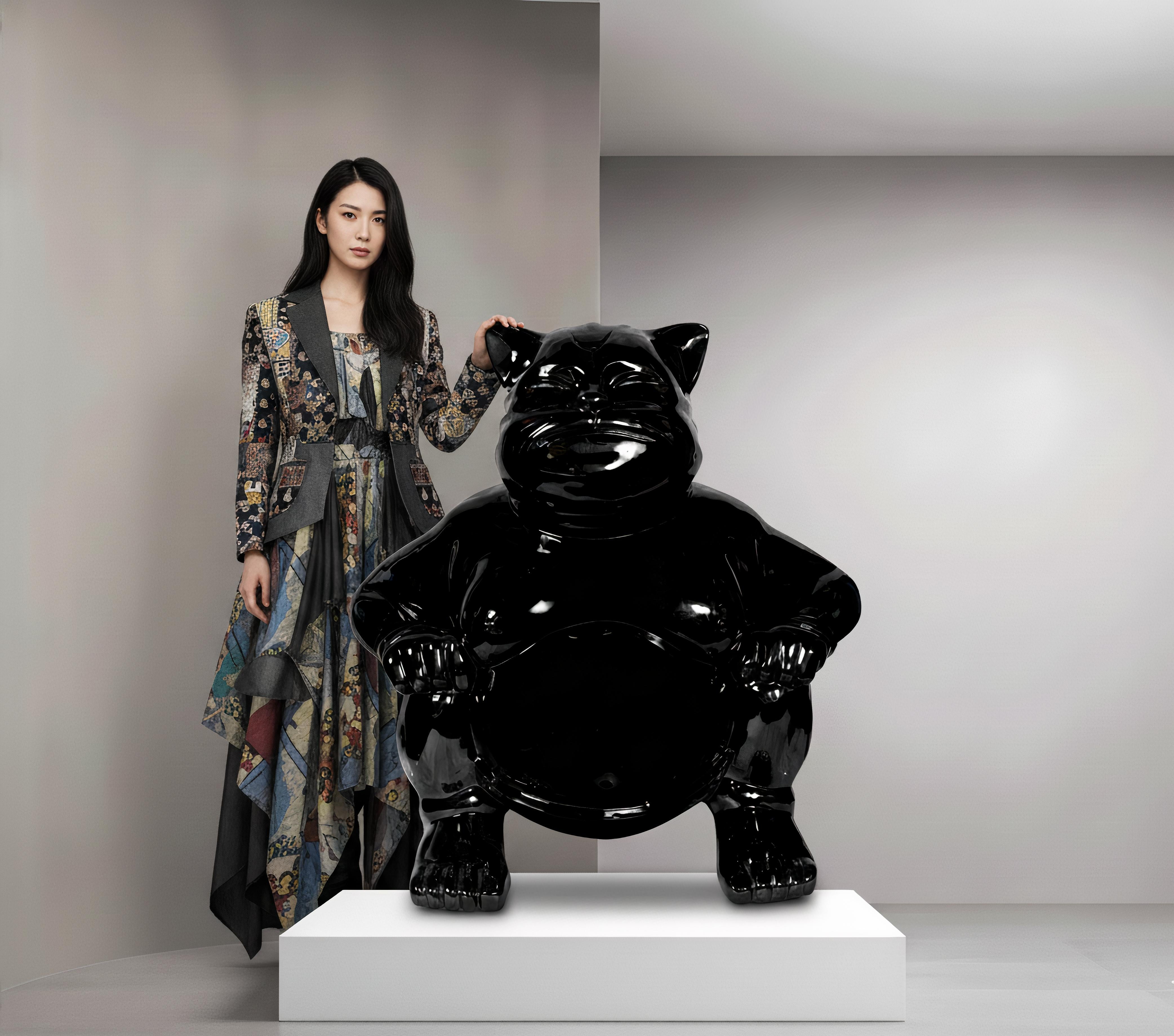 Grandioso Sumocat: Danza Nera e Battaglie di Equilibrio in vendita 4