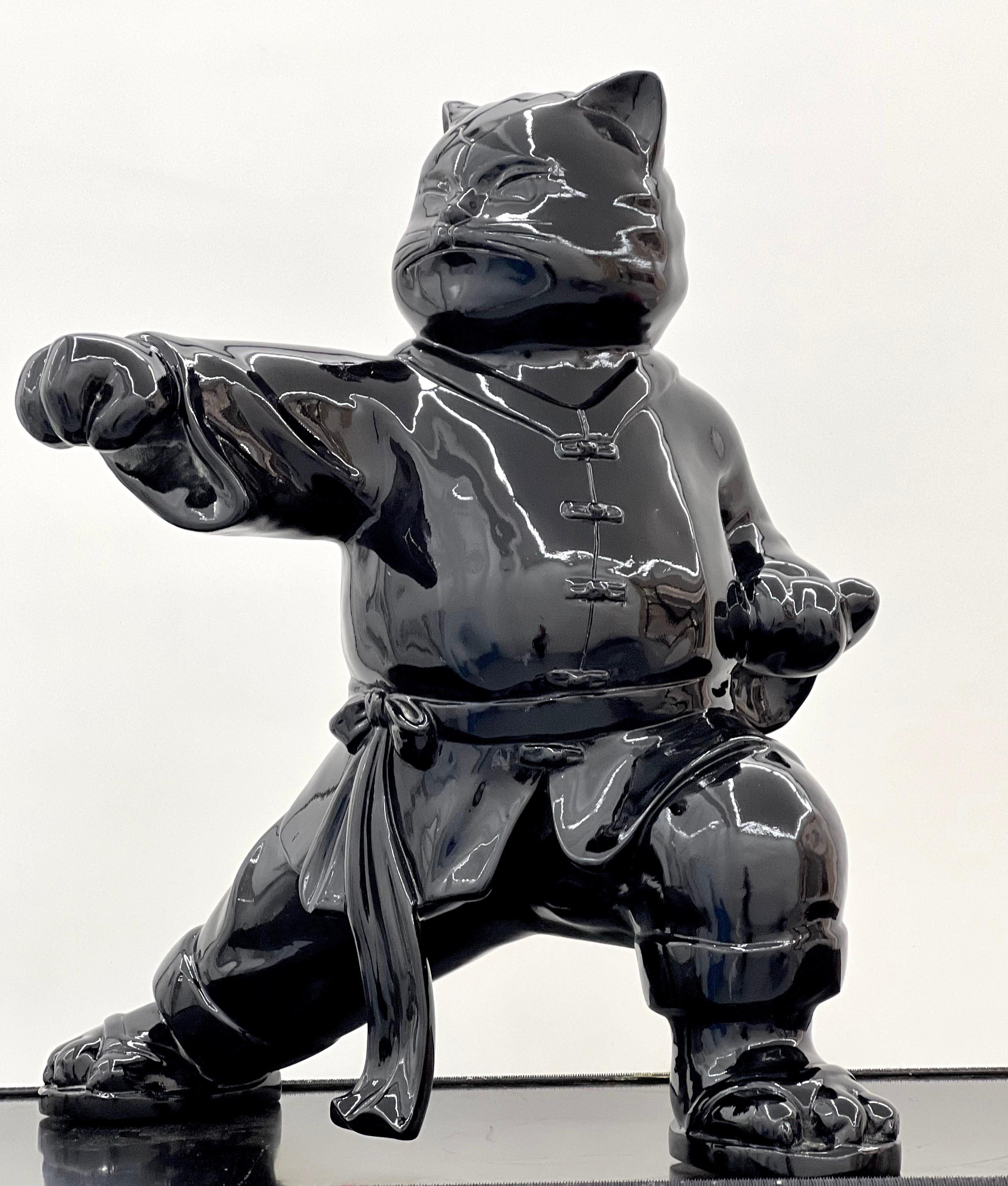 The Elegance of Kungfucat: Black Cat Fu Symphony (Zeitgenössisch), Sculpture, von HIRO ANDO