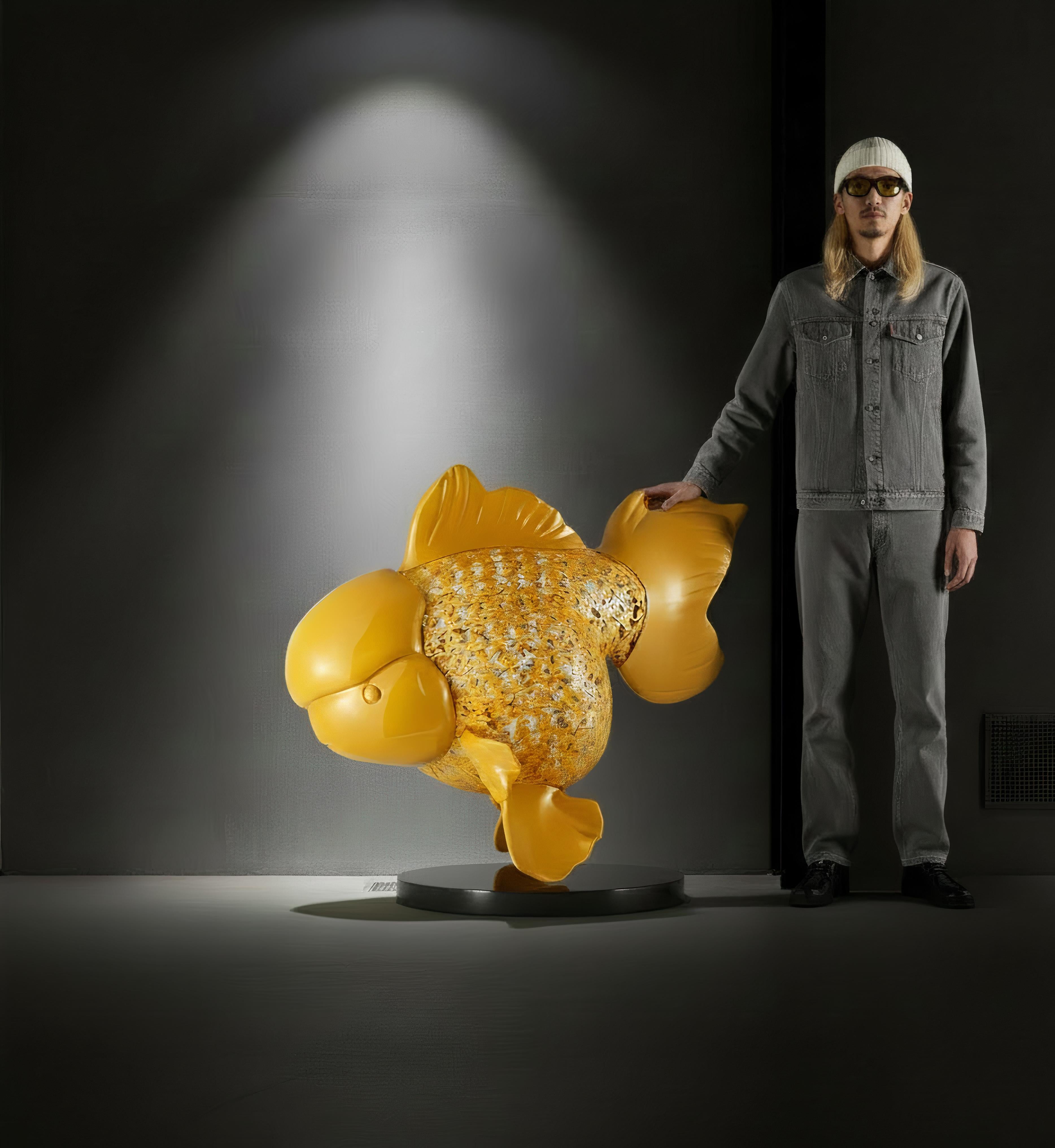 Majestueux Nishikigoi en métal Splendor : Aqueous Grandeur Yellow en vente 2