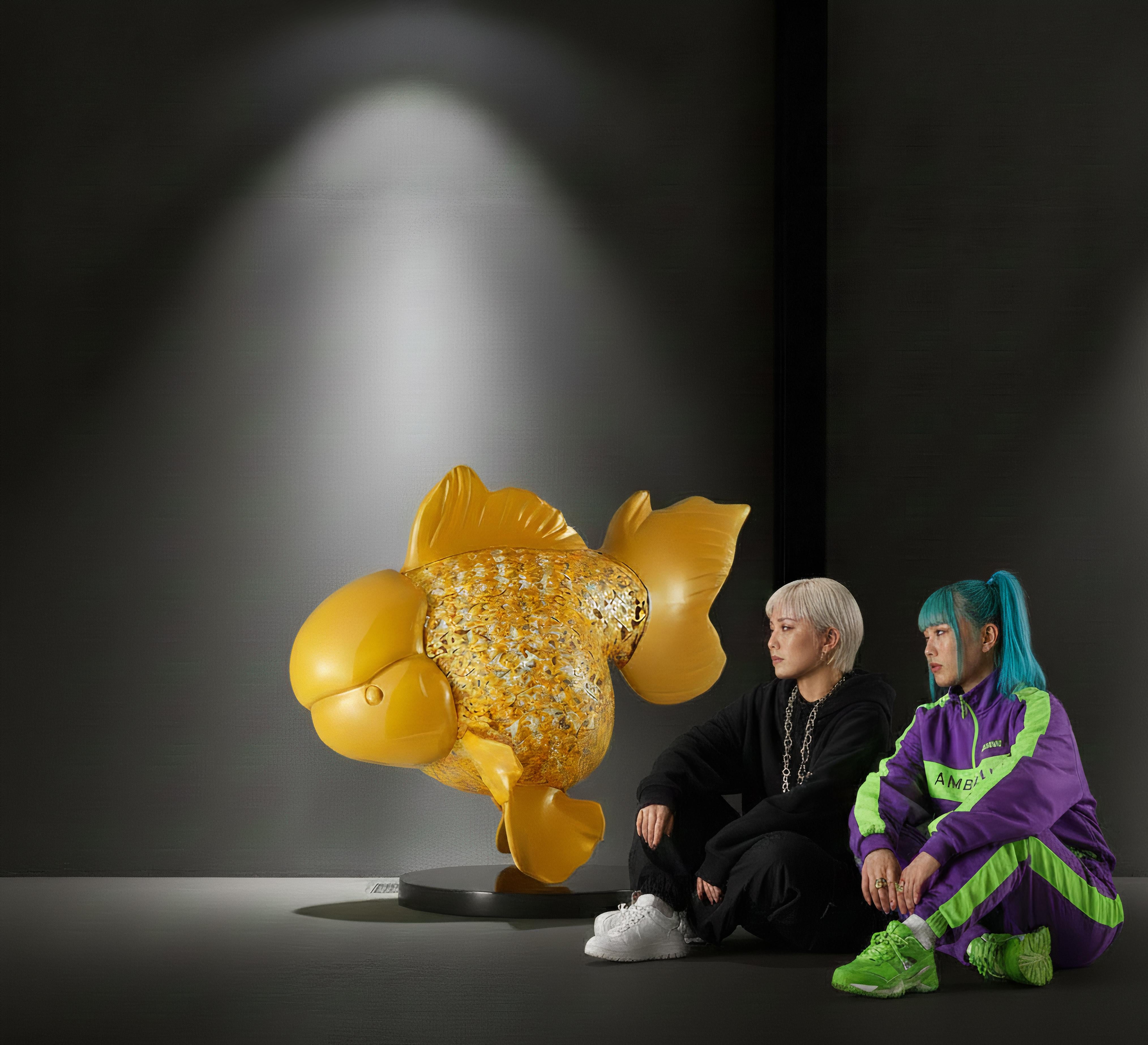 Majestueux Nishikigoi en métal Splendor : Aqueous Grandeur Yellow en vente 6