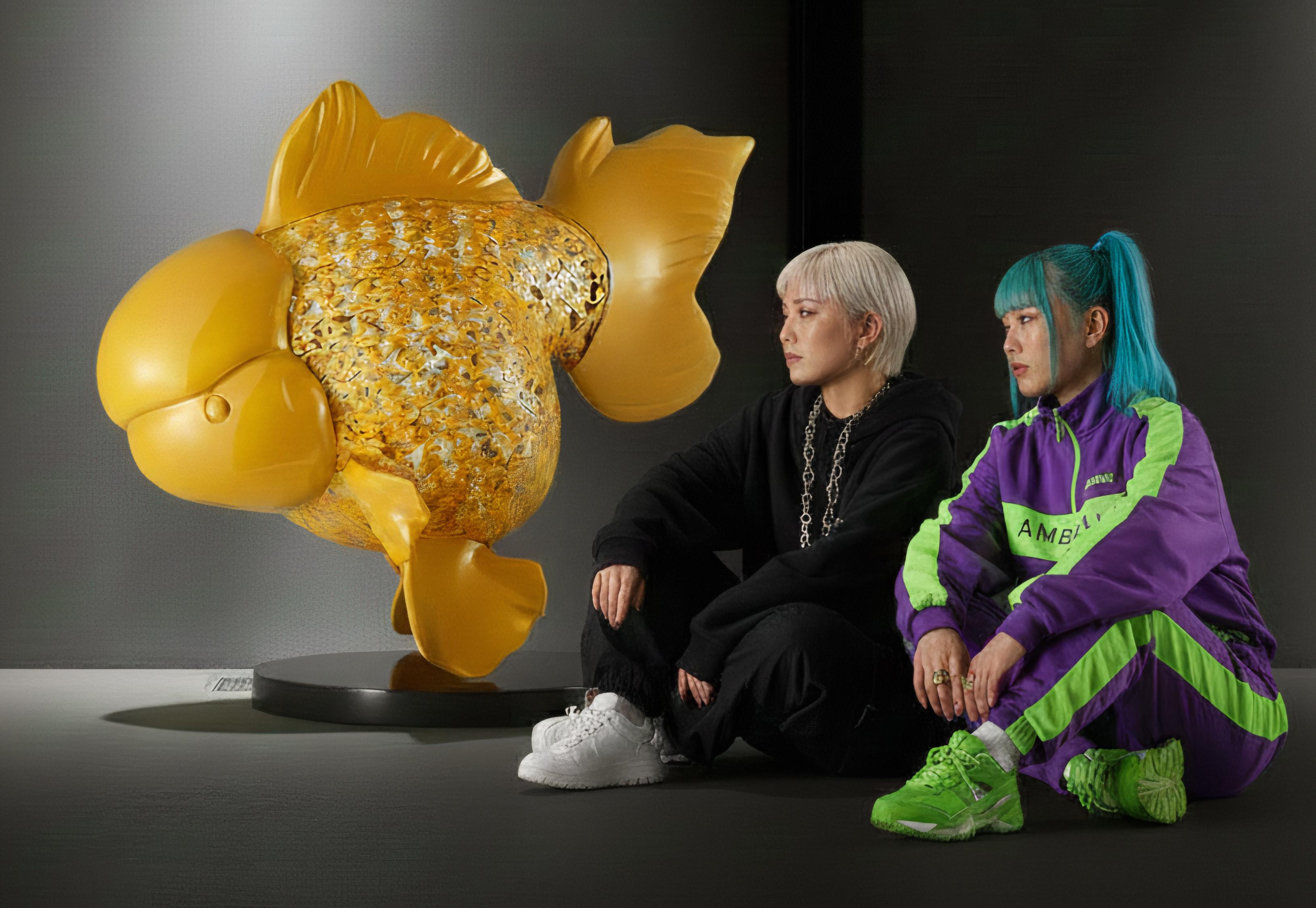 Majestätischer Nishikigoi in Metallpracht : Aqueous Grandeur Yellow