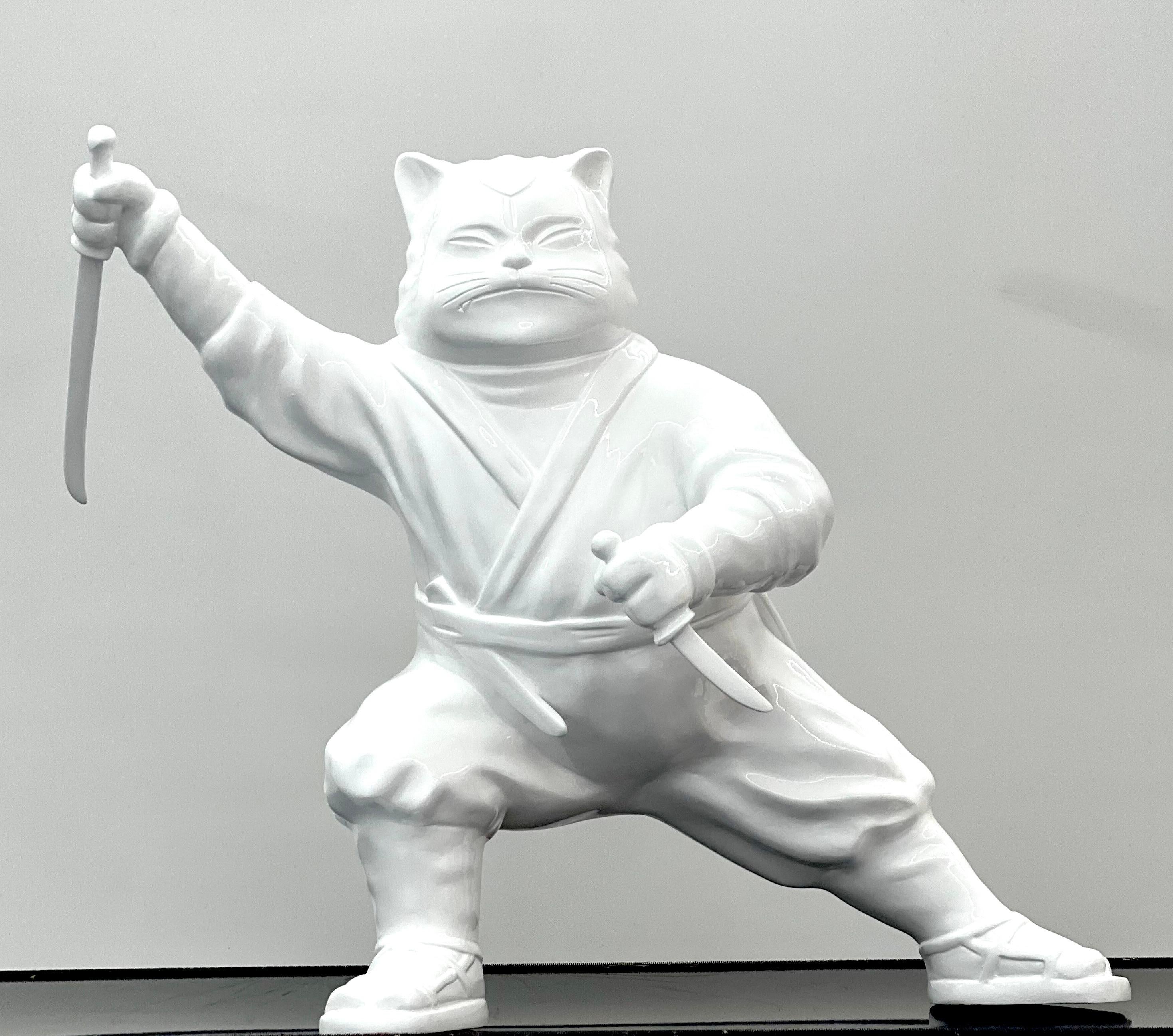 The Enigmatic Journey of Ninjacat: Weiße Stealthy Whiskers – Sculpture von HIRO ANDO