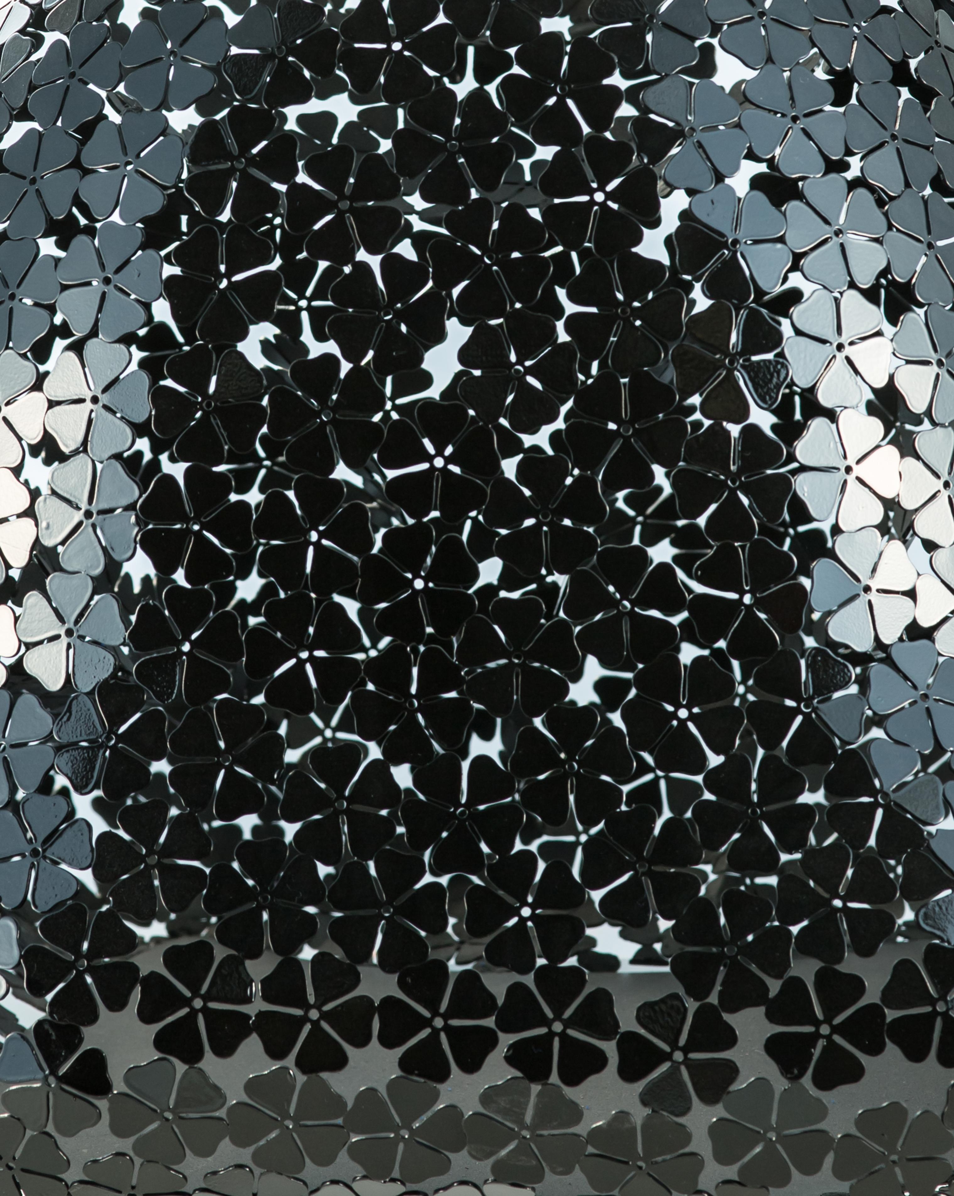 2017, Auflage von 8
Harz FiberGlas Gemalt & Lackiert
51 1/5 × 37 2/5 × 37 2/5 Zoll - 130 × 95 × 95 cm
Das Kunstwerk ist vom Künstler signiert, mit Editionsnummer und Datum unter dem Sockel eingraviert
Die Kunstwerke werden von einem formellen