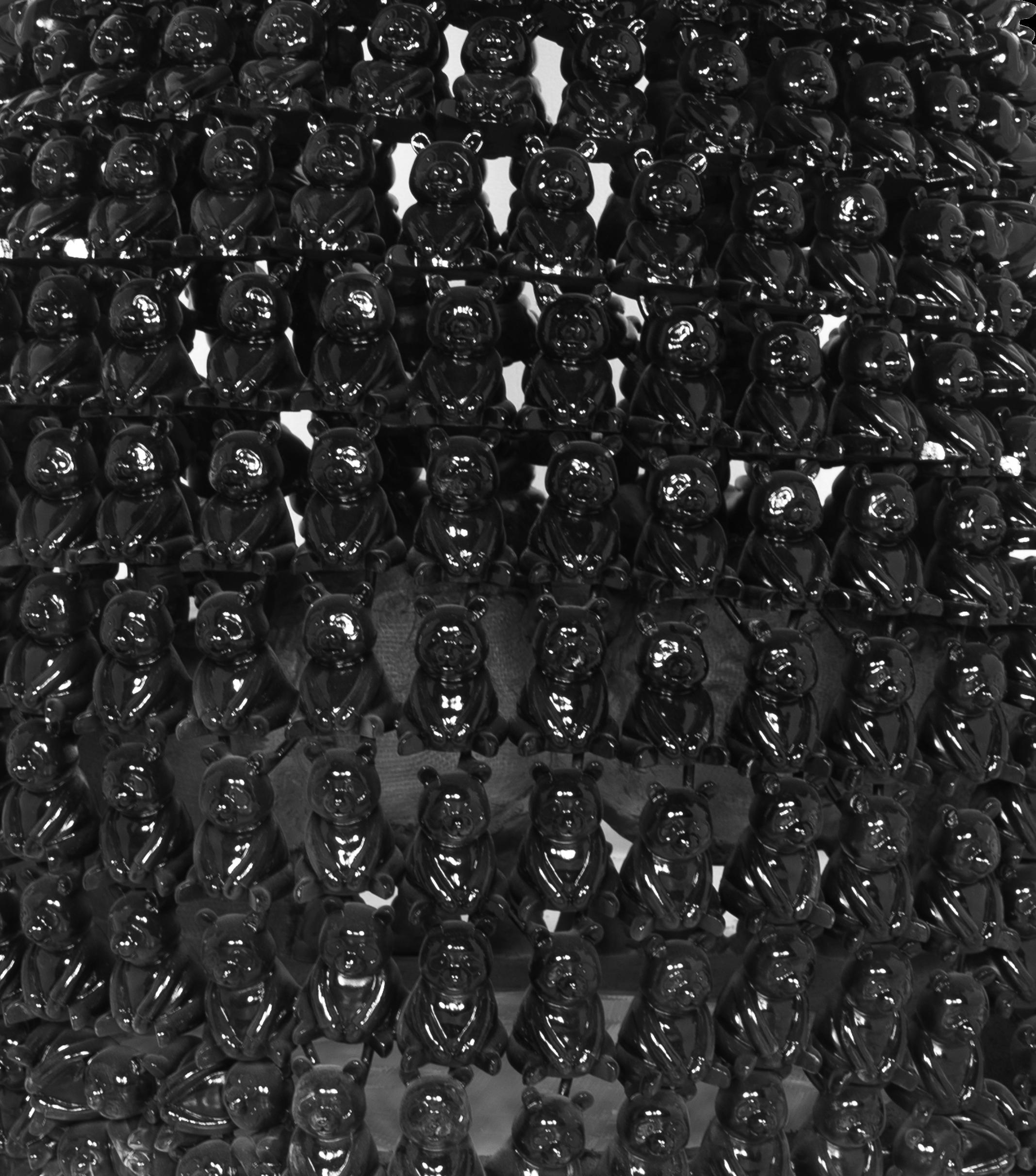 2017, Edizione di 8
Resina FibraVetro Dipinto e Verniciato
51 1/5 × 37 2/5 × 37 2/5 in - 130 × 95 × 95 cm
L'opera è firmata dall'artista, incisa con il numero di edizione e la data sotto la base.
Le opere d'arte sono accompagnate da un Certificato