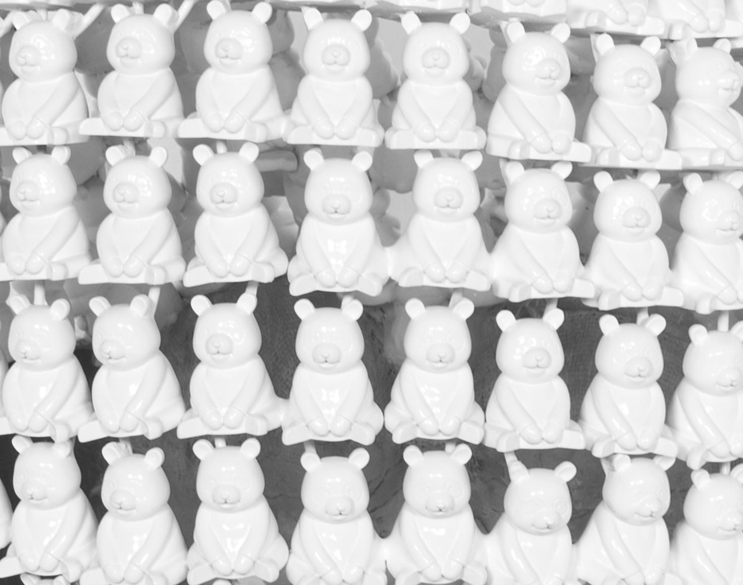 2017, Edizione di 8
Resina FibraVetro Dipinto e Verniciato
51 1/5 × 37 2/5 × 37 2/5 in - 130 × 95 × 95 cm
L'opera è firmata dall'artista, incisa con il numero di edizione e la data sotto la base.
Le opere d'arte sono accompagnate da un Certificato