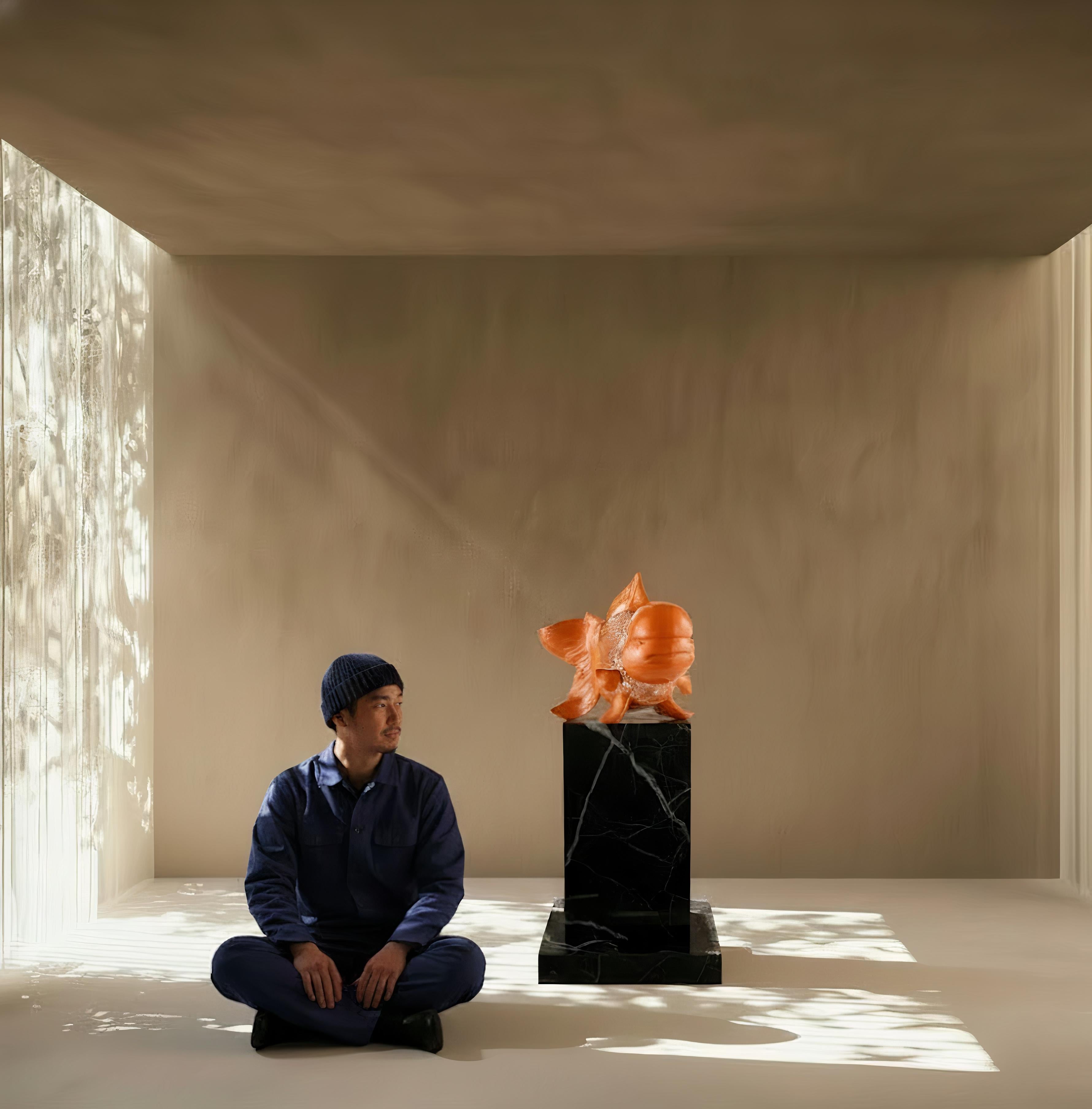 Petite Nishikigoi Elegance in Metall Orange : Mizu no Kasai Whispers im Angebot 1