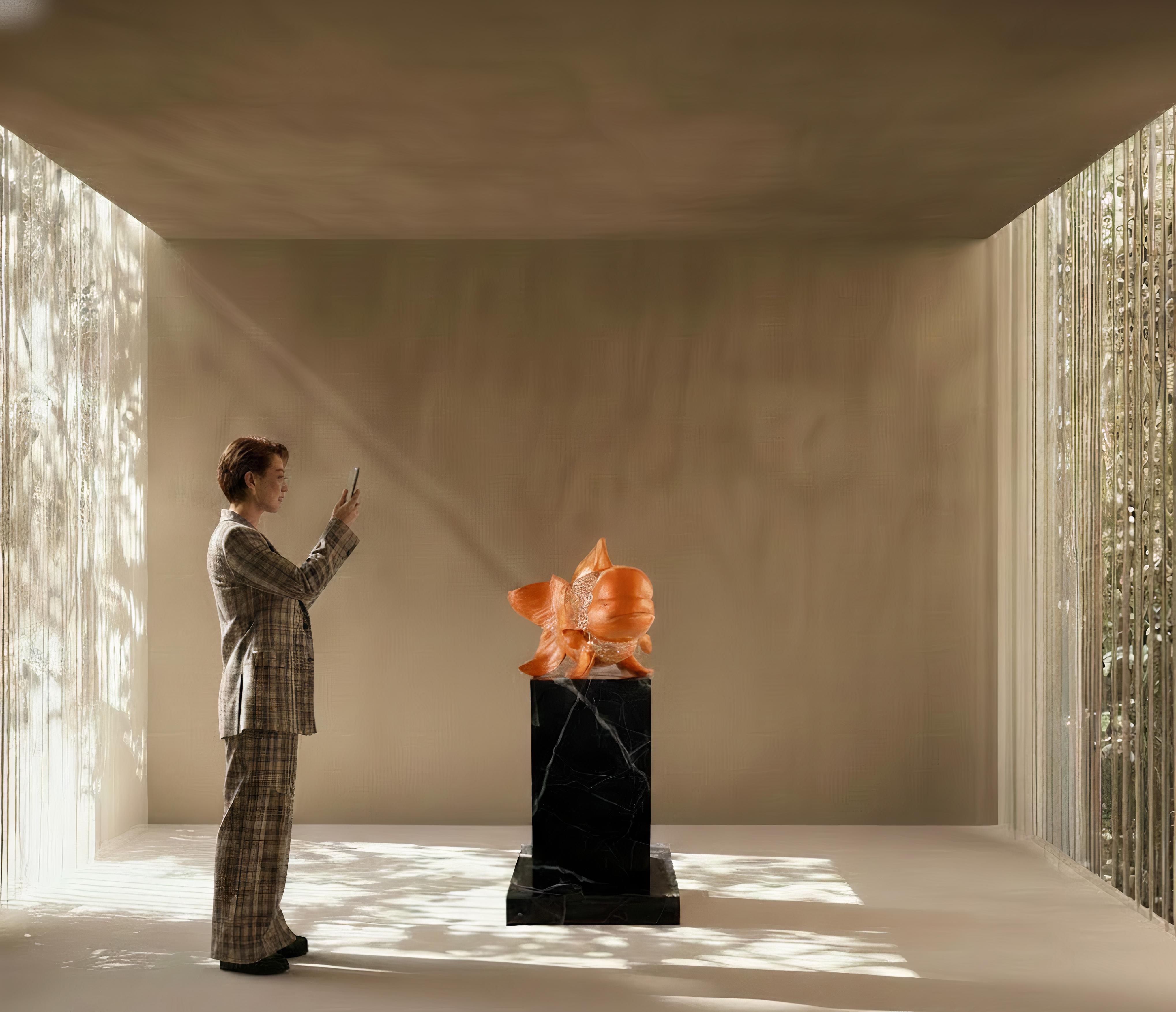 Petite Nishikigoi Elegance in Metall Orange : Mizu no Kasai Whispers im Angebot 5