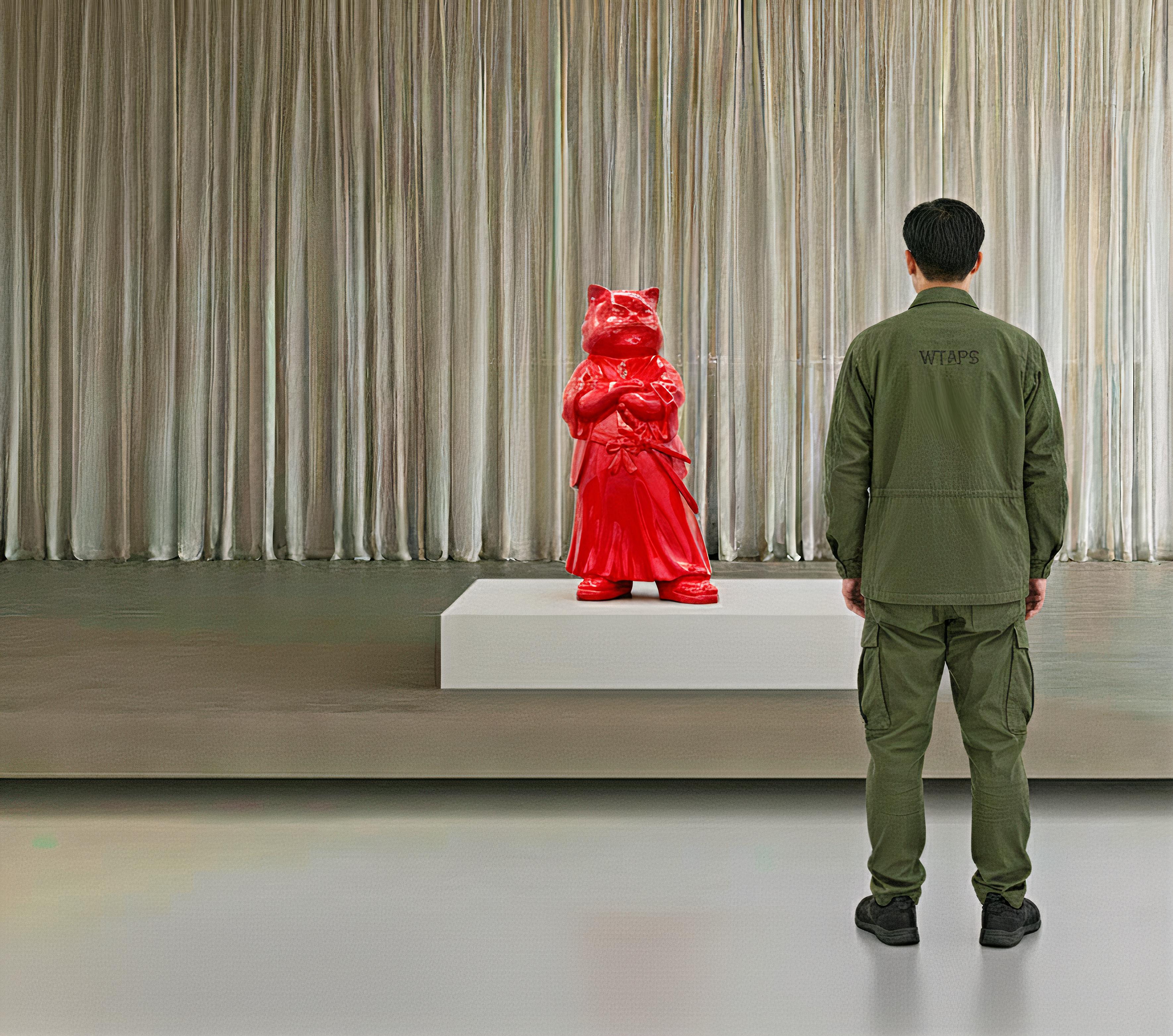 2022, edizione di 8
resina in fibra di vetro dipinta e verniciata
23 3/5 × 11 4/5 × 11 4/5 in - 60 × 30 × 30 cm
L'opera è firmata dall'artista, incisa con numero di edizione e data sotto l'opera.
Le opere d'arte sono accompagnate da un Certificato