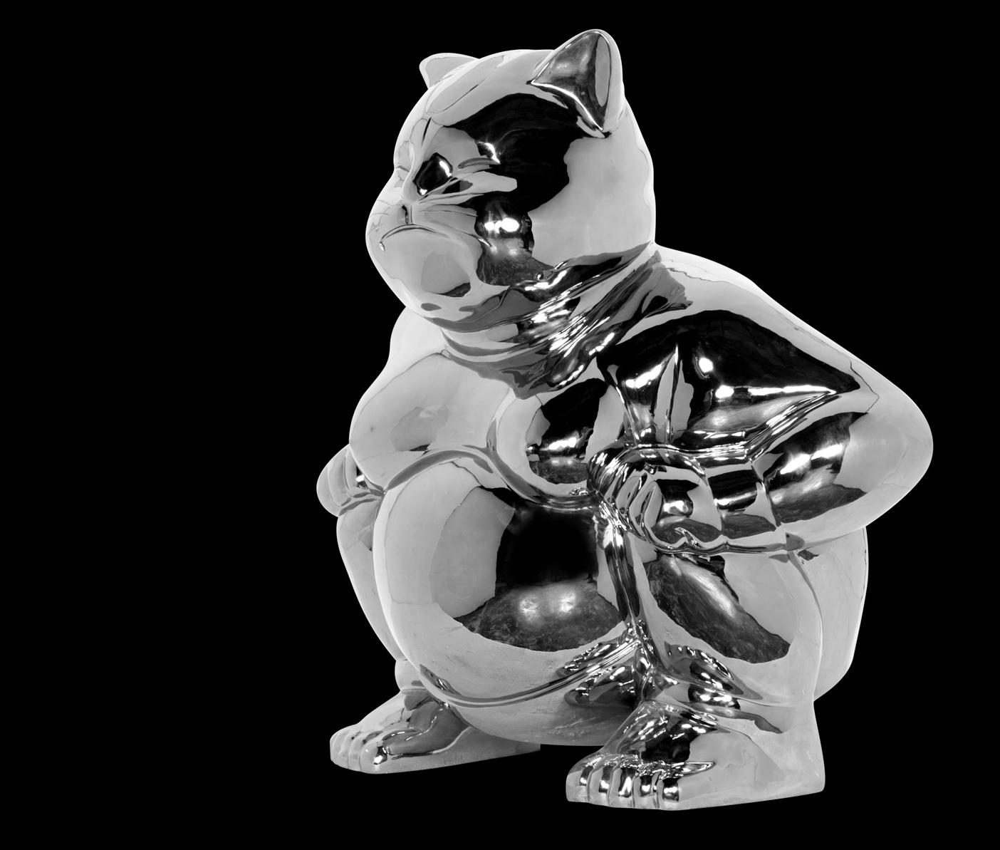 Steele Sumocat : Maestà metallica - Sculpture Contemporaneo di HIRO ANDO