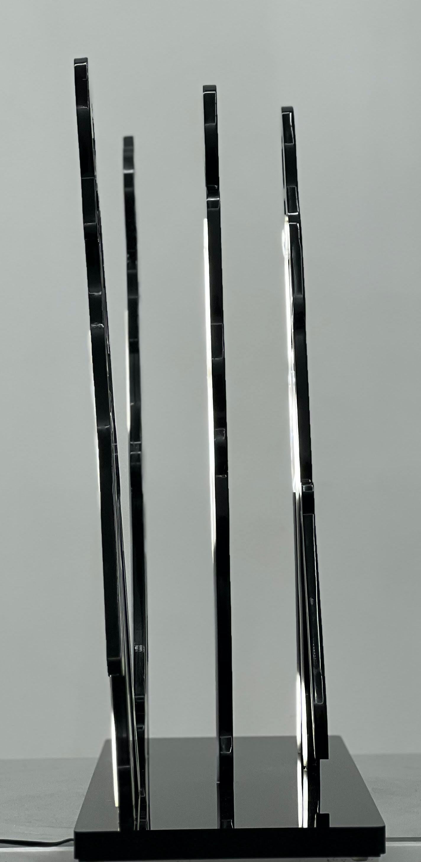 Le quatuor des écolières Luminous : Élégie d'Onyx de l'île tragique en vente 5