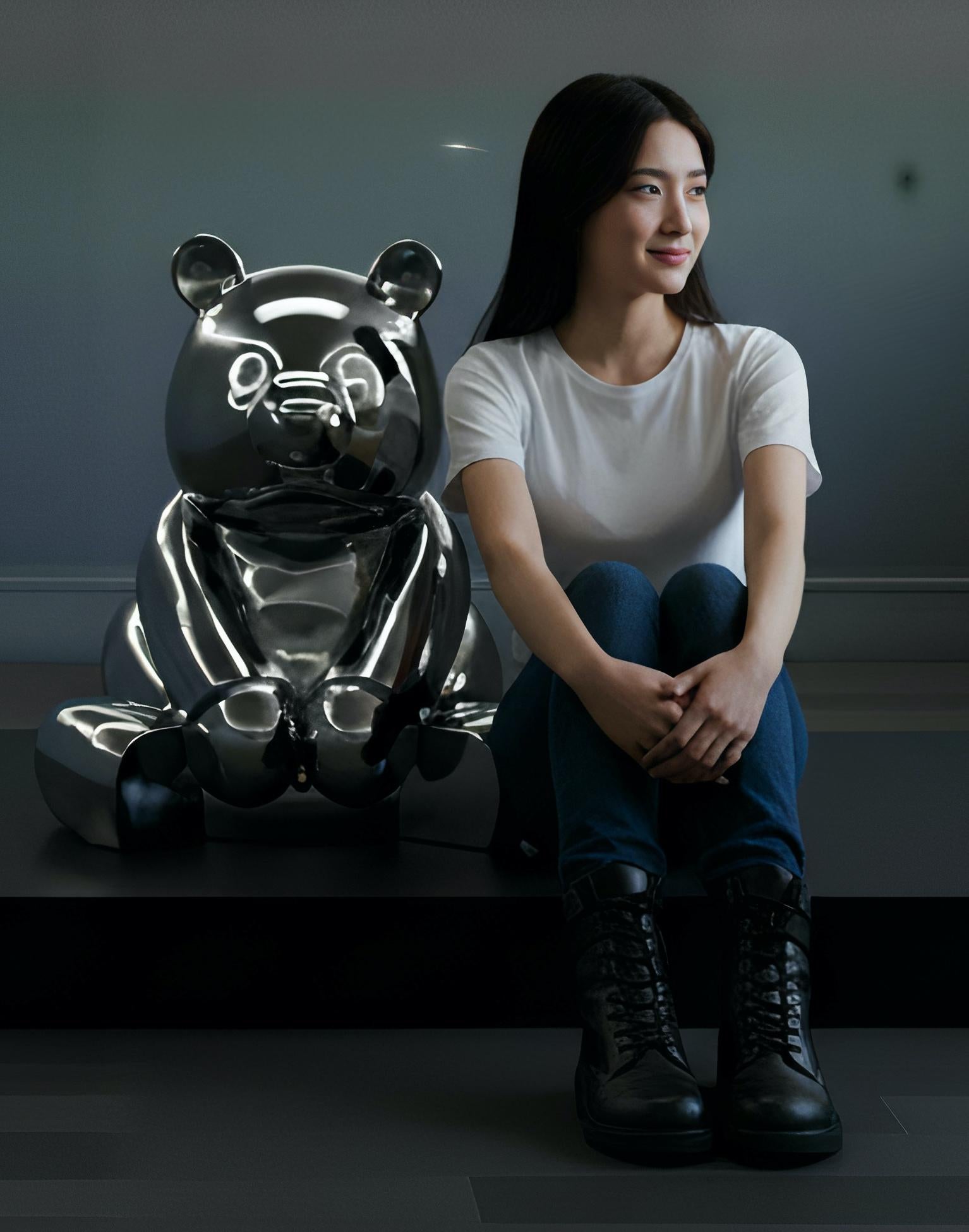 The Edelstahl Pandasan : Shine of Serenity – Sculpture von HIRO ANDO