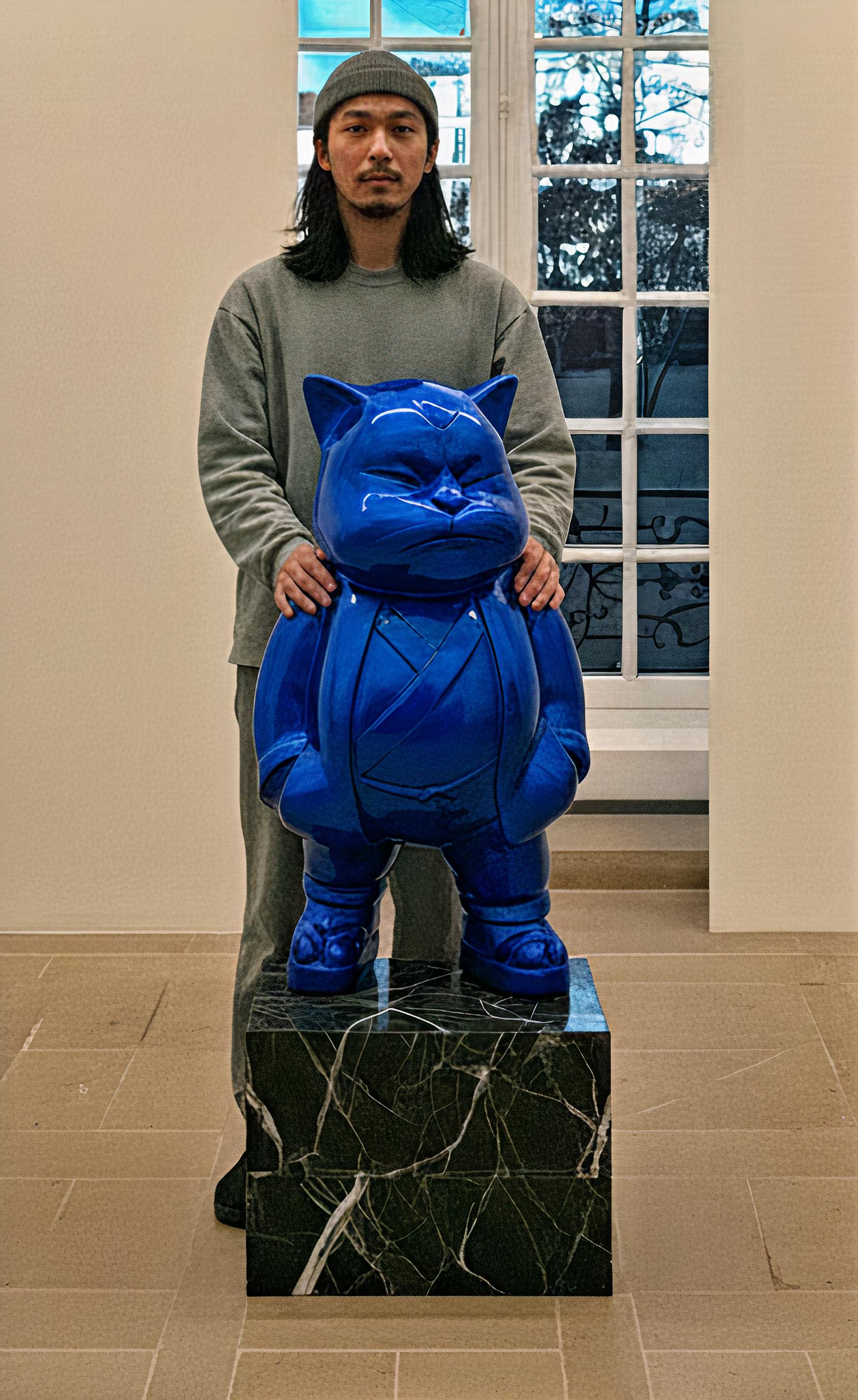 Urbancat Elegance : Blu Metropolis Muse