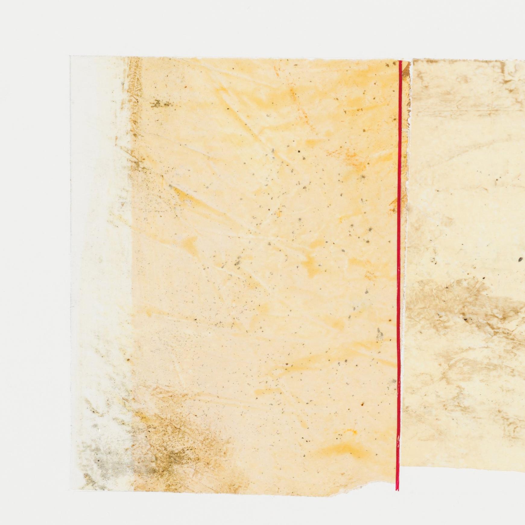 mischtechnik auf Papier; ungerahmt 

ganzes Blatt 22 x 30 Zoll 

signiert unten rechts

Der neoromantische Maler Hiro Yokose verschmilzt mehrere Schichten aus Wachs und Ölfarbe zu geheimnisvollen, verschleierten Landschaften, die von Lichtblitzen am