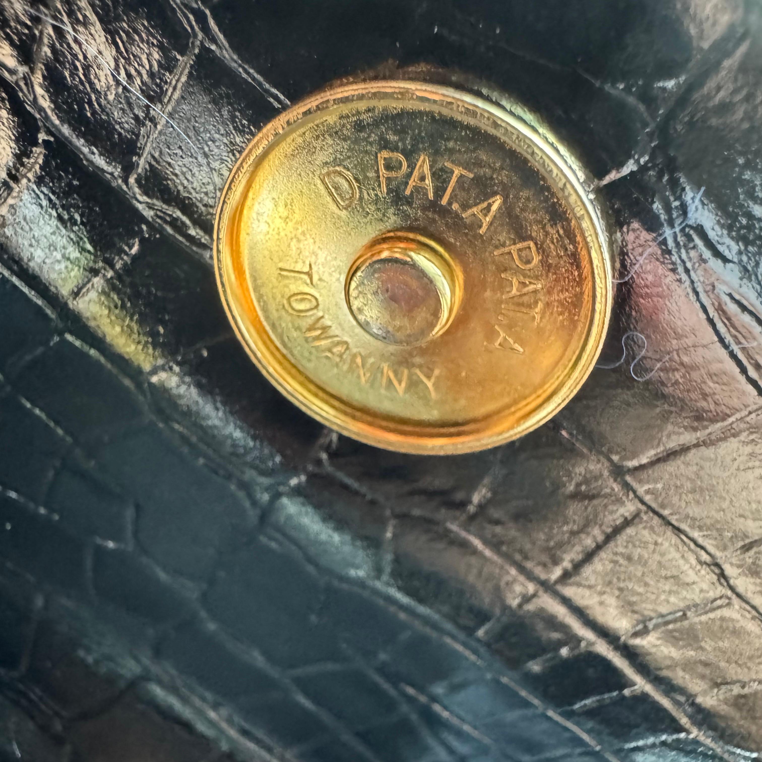 Hiroko Koshino - Pochette East West en cuir de veau imprimé crocodile noir en vente 7