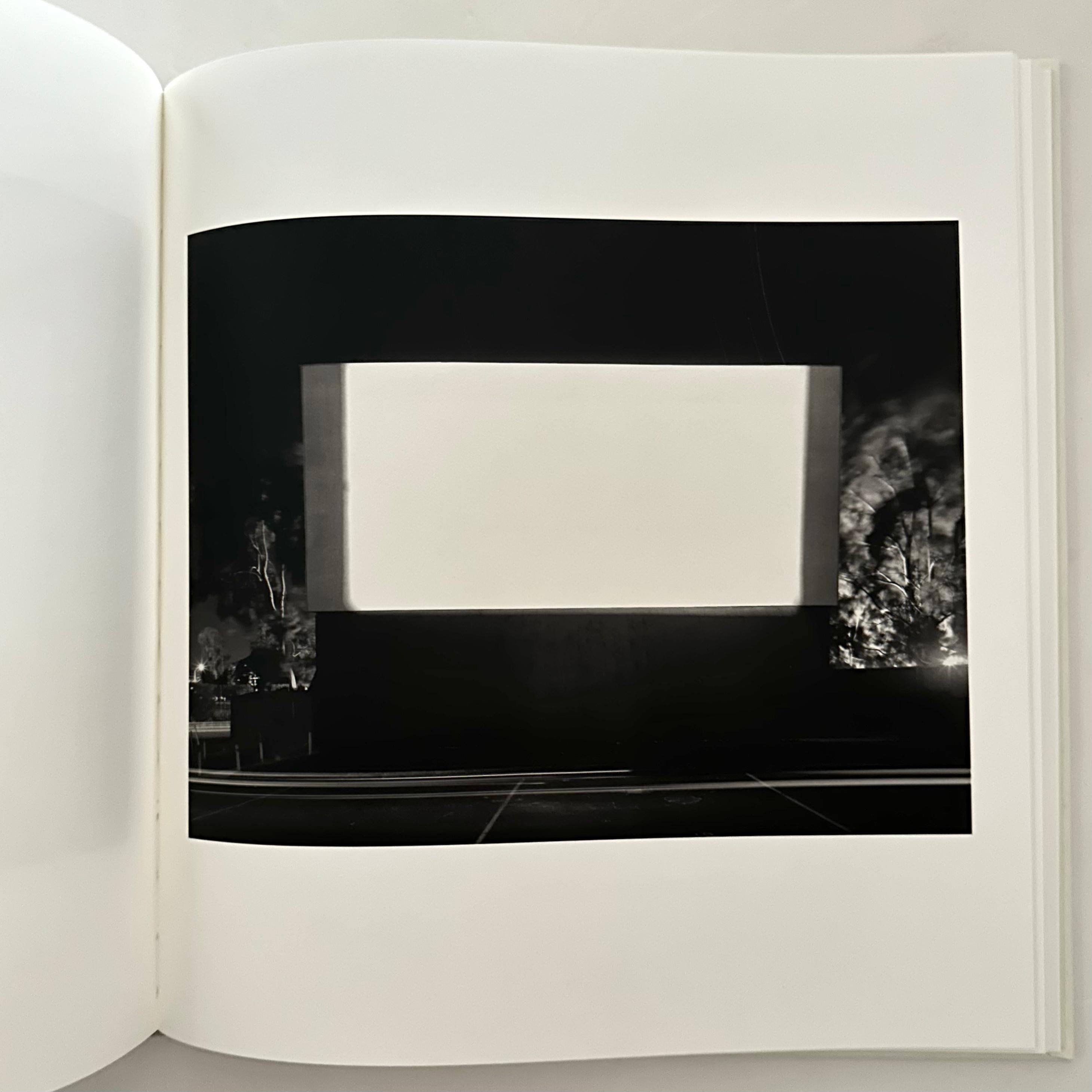 Paper Hiroshi Sugimoto: Theaters - Hans Belting - 1st Edition, New York/ London, 2000 For Sale