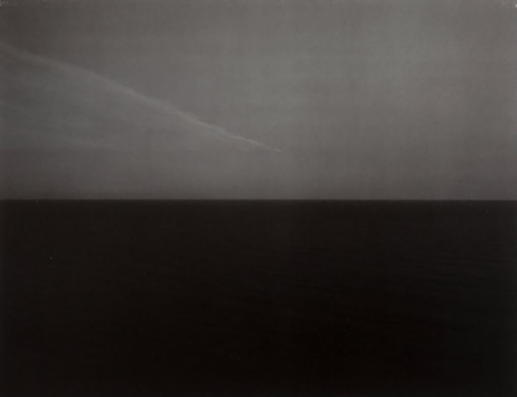 Hiroshi Sugimoto, Time Exposed, Seascape #338, IrishSea, Isle of Man, 1990

Una meditazione mesmerica sul tempo attraverso la ripetizione e la costanza, il portfolio Time Exposed di Hiroshi Sugimoto è composto da cinquanta paesaggi marini realizzati