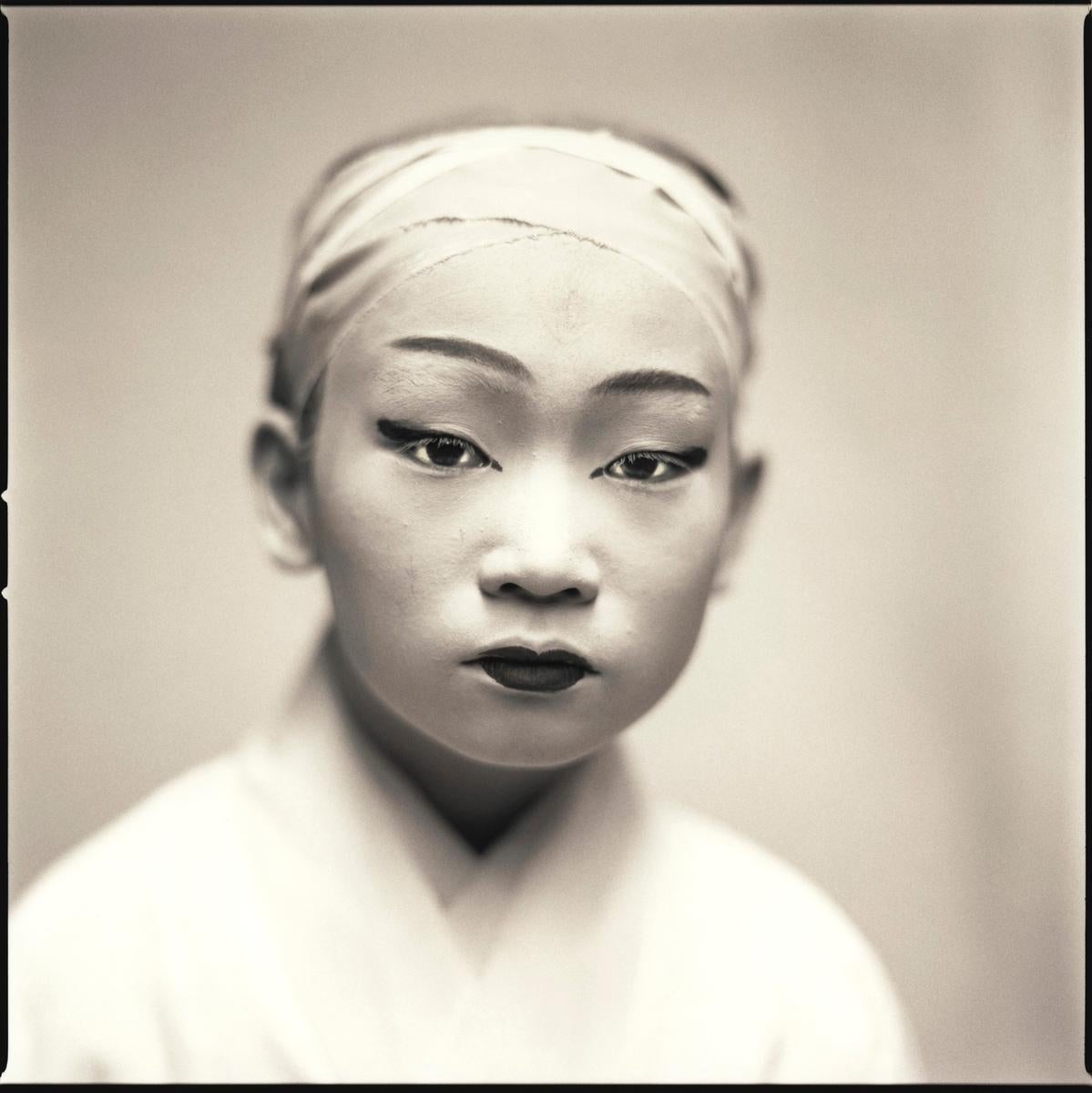 Hiroshi Watanabe Portrait Photograph – Maiko Takaku, Matsuo Kabuki