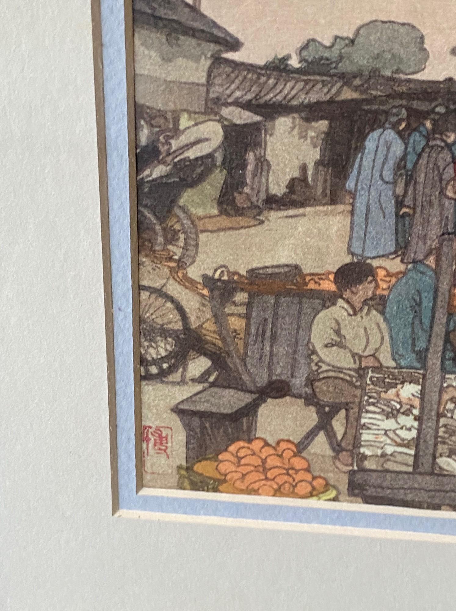 Papier Hiroshi Yoshida Signed Japanese Woodblock Print Market in Mukden, Jizuri Seal (marché de la gravure sur bois japonaise à Mukden, sceau de Jizuri) en vente