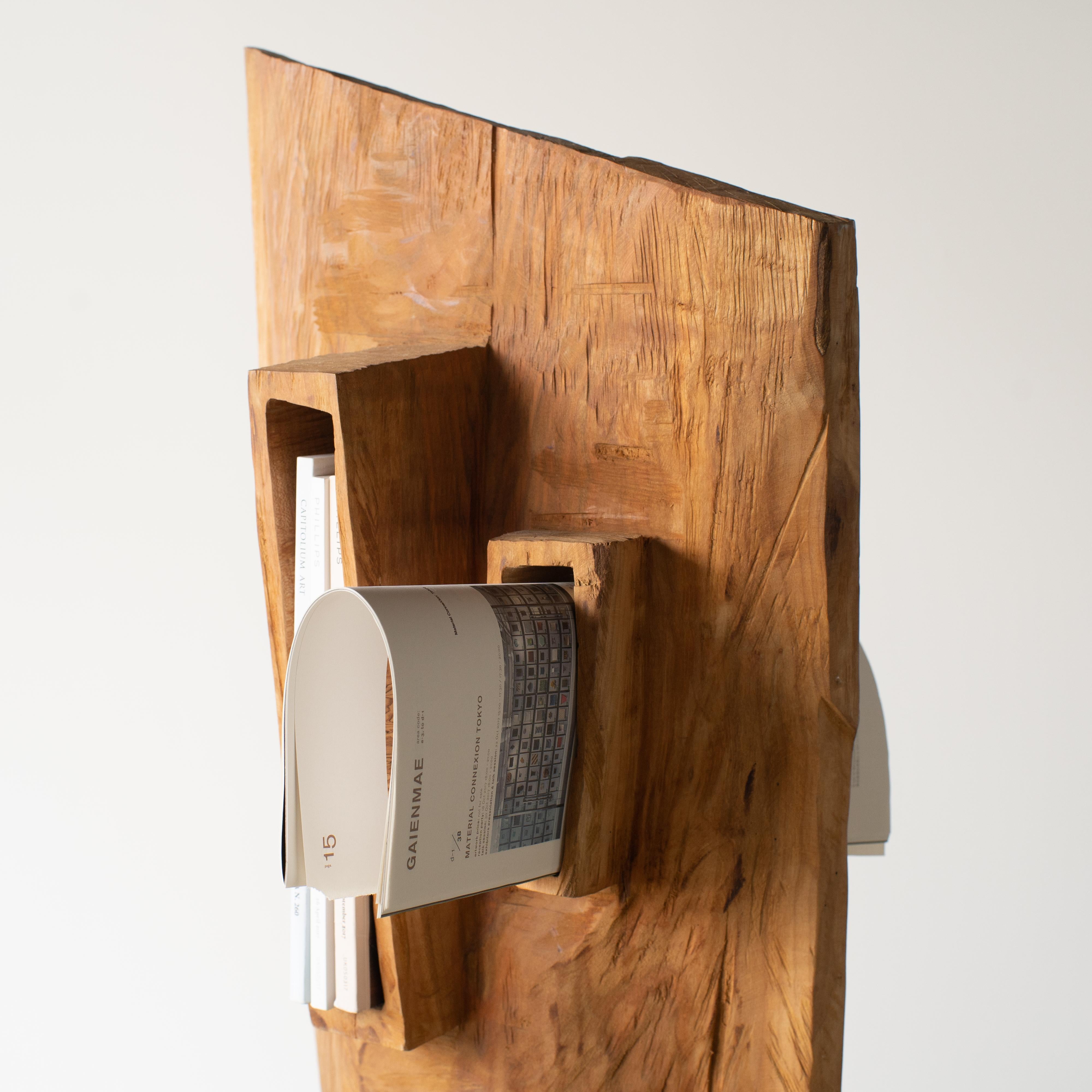 Abstrakte Skulptur Zeitungsständer im Stammesstil von Hiroyuki Nishimura im Stil von Hiroyuki Nishimura im Angebot 6
