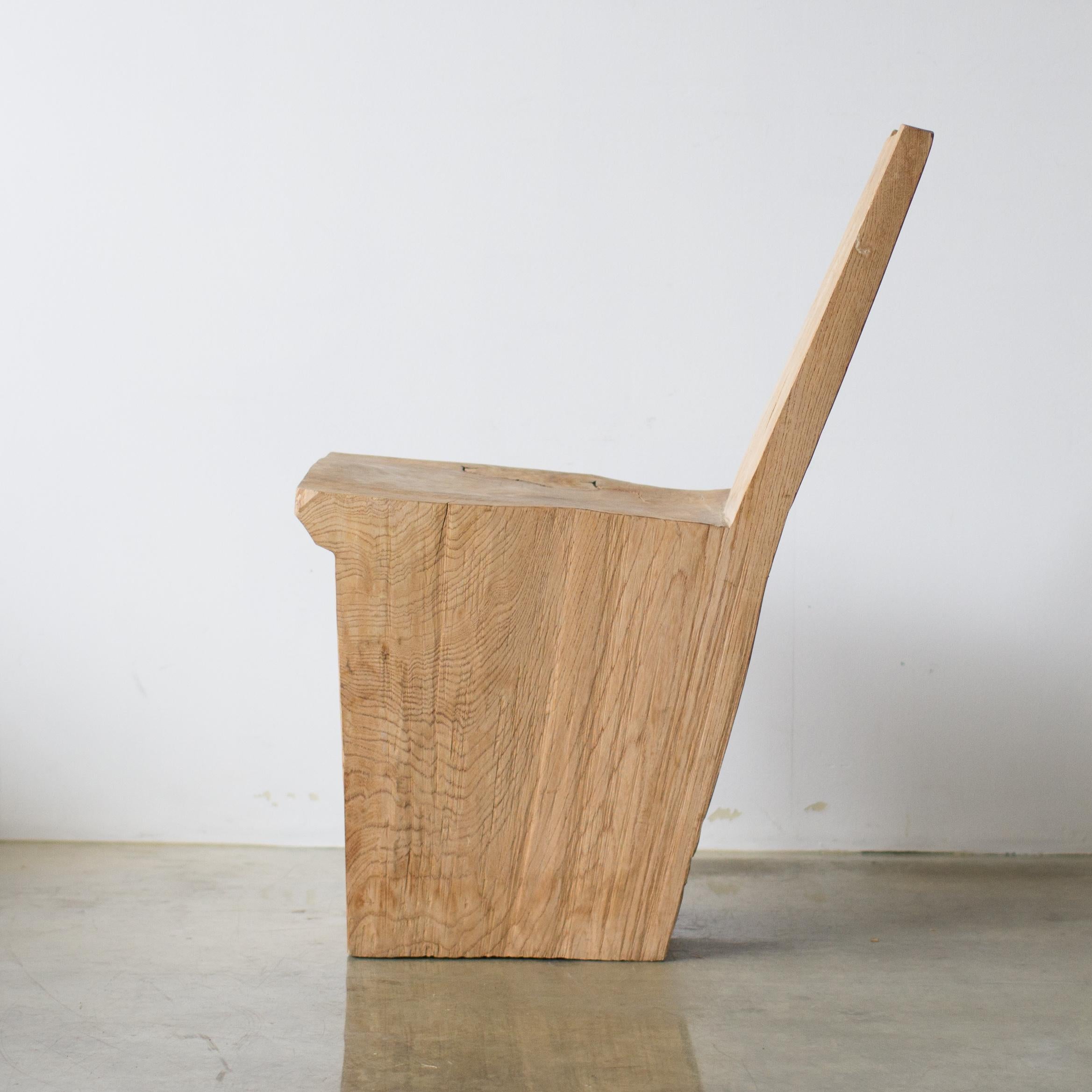 Name: Irritable person
Sculptural stool by Hiroyuki Nishimura and zone carved furniture
Material: zelkova.
This work is carved from log with some kinds of chainsaws.
Most of wood used for Nishimura's works are unable to use anything, these woods