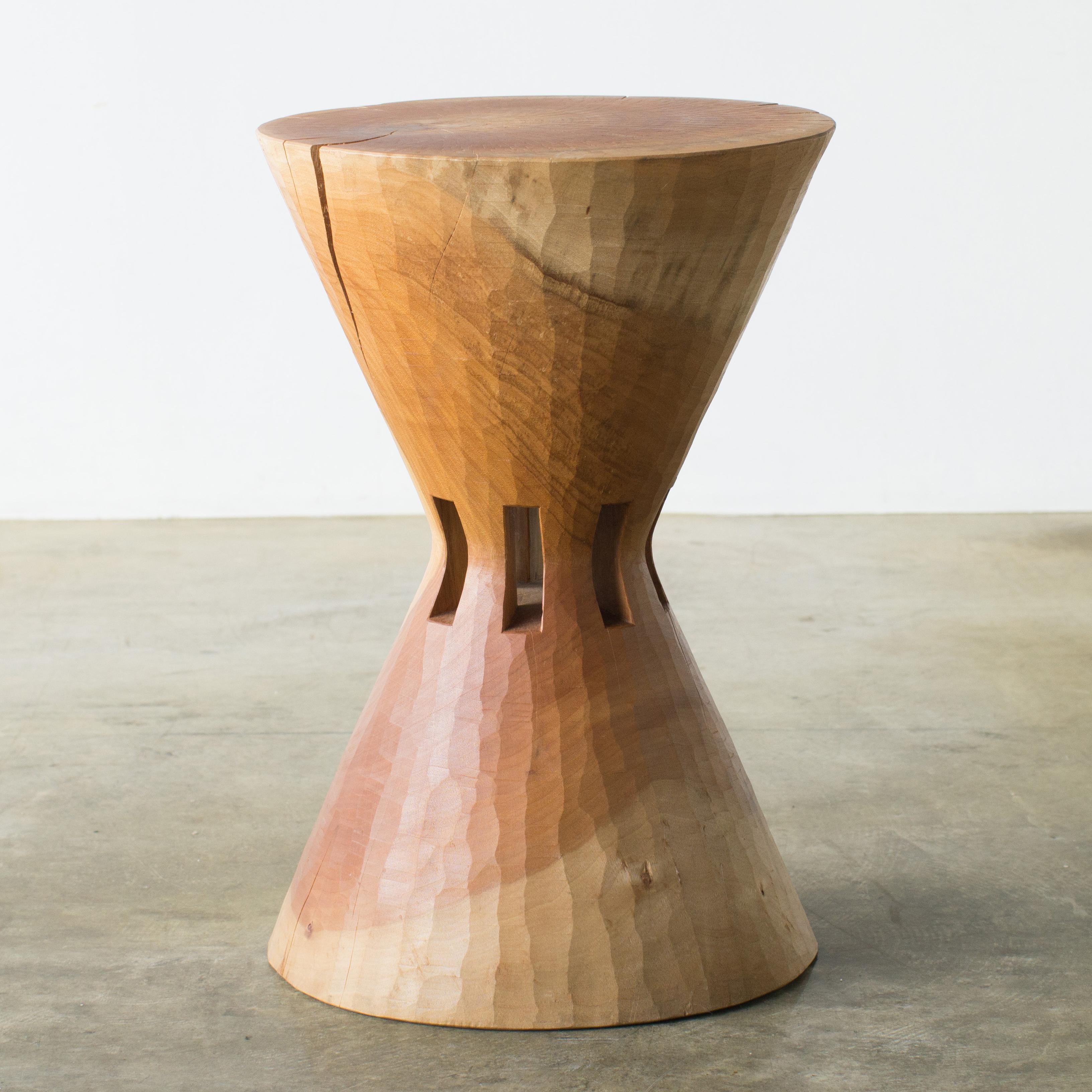 Name: A thread windings
Sculptural stool by Hiroyuki Nishimura and zone carved furniture
Material: Machilus
This work is carved from log with some kinds of chainsaws.
Most of wood used for Nishimura's works are unable to use anything, these