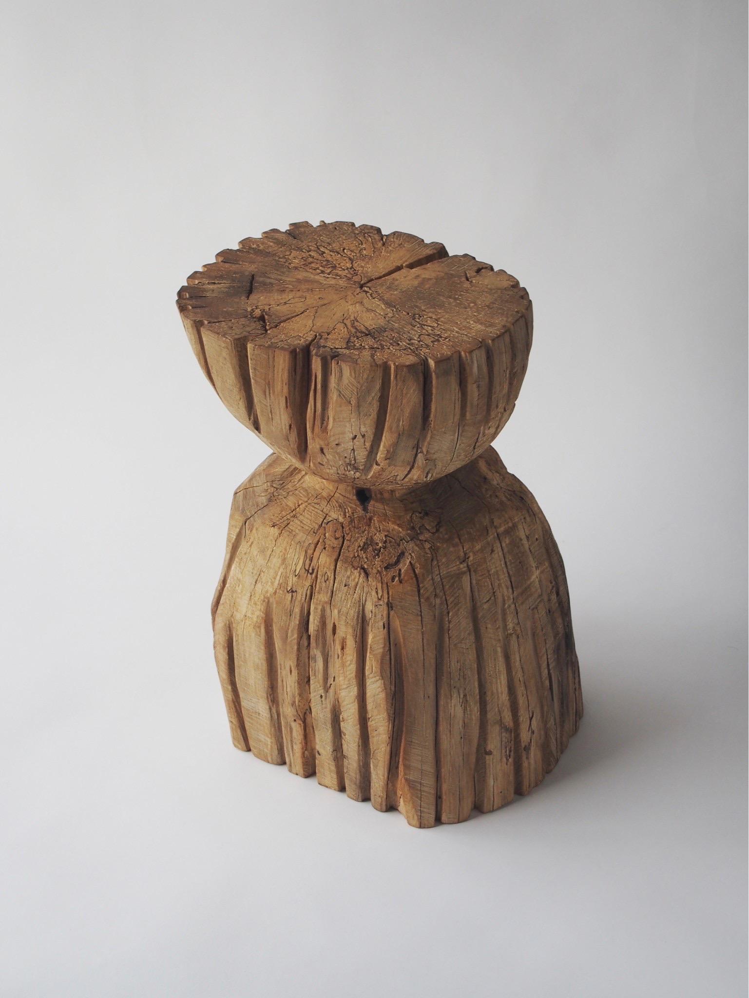 Hiroyuki Nishimura und Zougei Furniture Skulpturaler Hocker, 11er-Stil, Stammeskunst (Handgeschnitzt) im Angebot