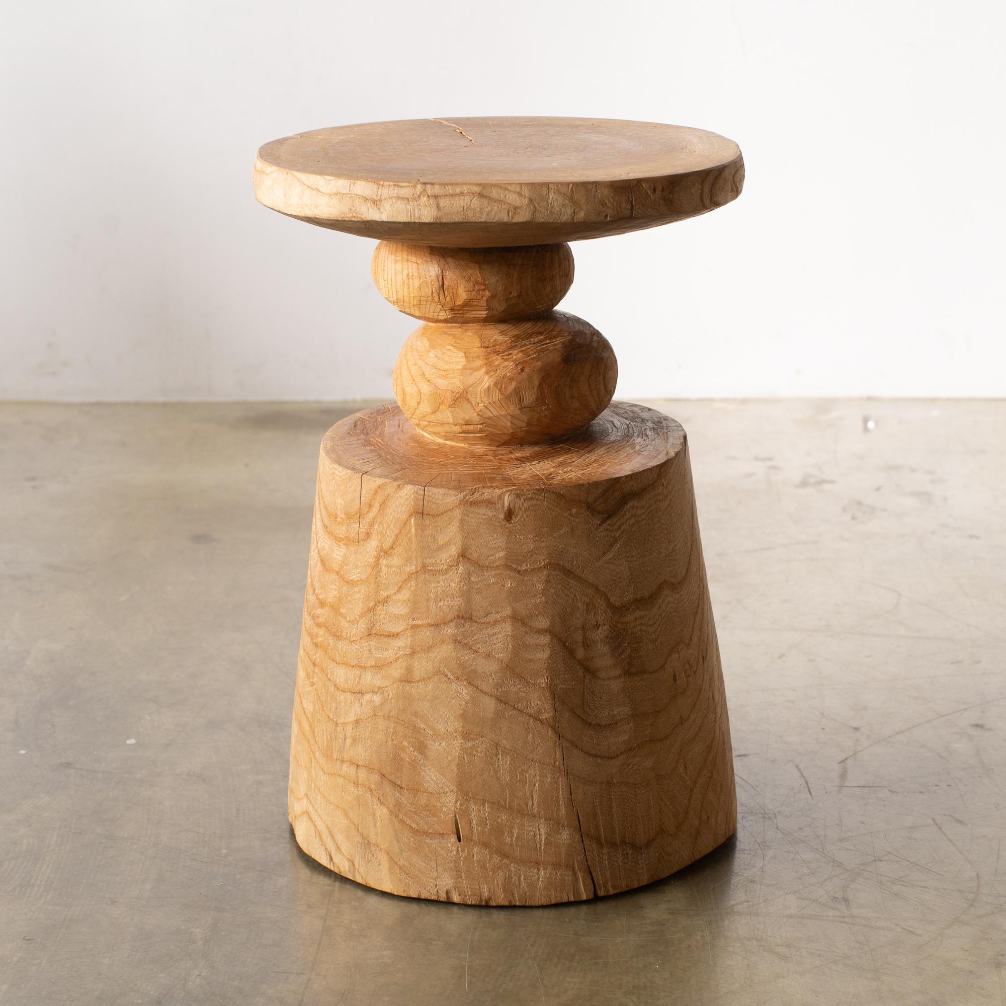 Name: Stone beach
Sculptural stool by Zougei carved furniture
Material: Zelkova
This work is carved from log with some kinds of chainsaws.
Most of wood used for Nishimura's works are unable to use anything, these woods are unsuitable material for