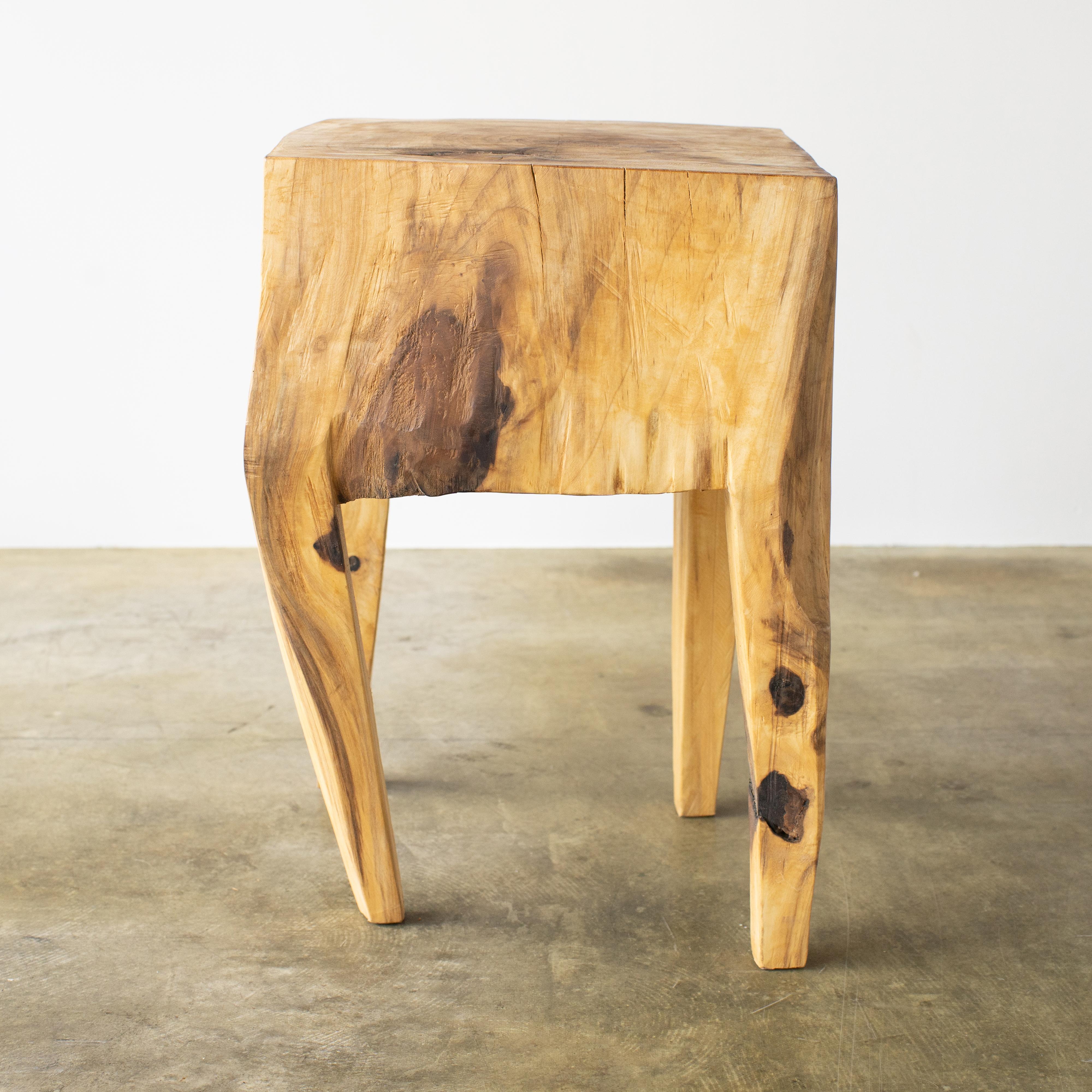 Name: Long John
Sculptural stool by Hiroyuki Nishimura and zone carved furniture
Material: Paulownia
This work is carved from log with some kinds of chainsaws.
Most of wood used for Nishimura's works are unable to use anything, these woods are