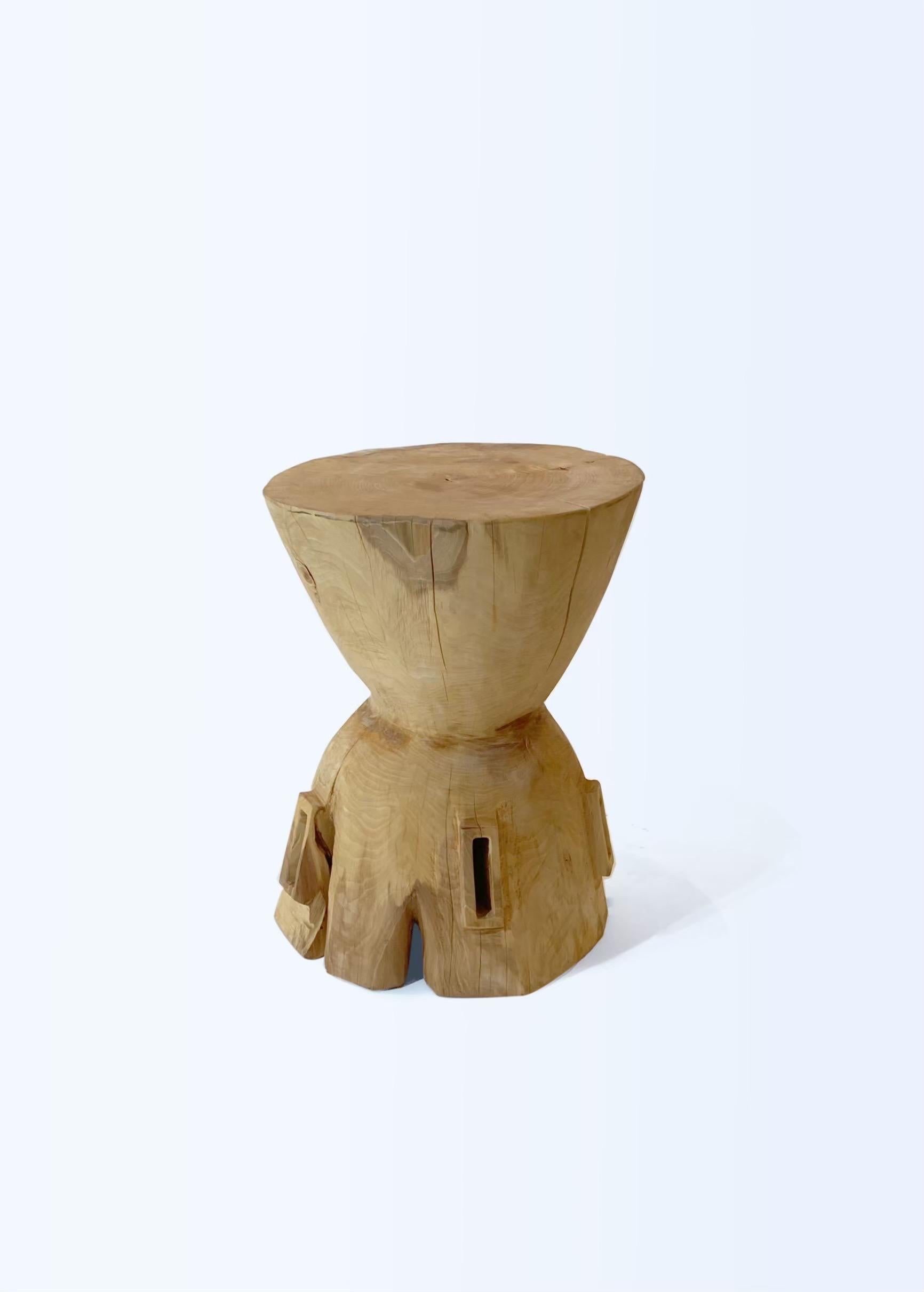 Hiroyuki Nishimura Furniture Skulpturaler Holzhocker 1  Stammes-Glamping (Stammeskunst) im Angebot