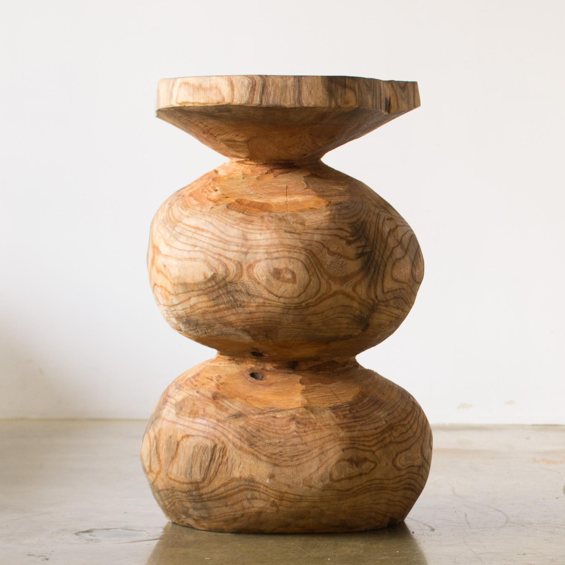 Name: Mamma
Sculptural stool by Hiroyuki Nishimura and zone carved furniture
Material: Zelkova
This work is carved from log with some kinds of chainsaws.
Most of wood used for Nishimura's works are unable to use anything, these woods are unsuitable