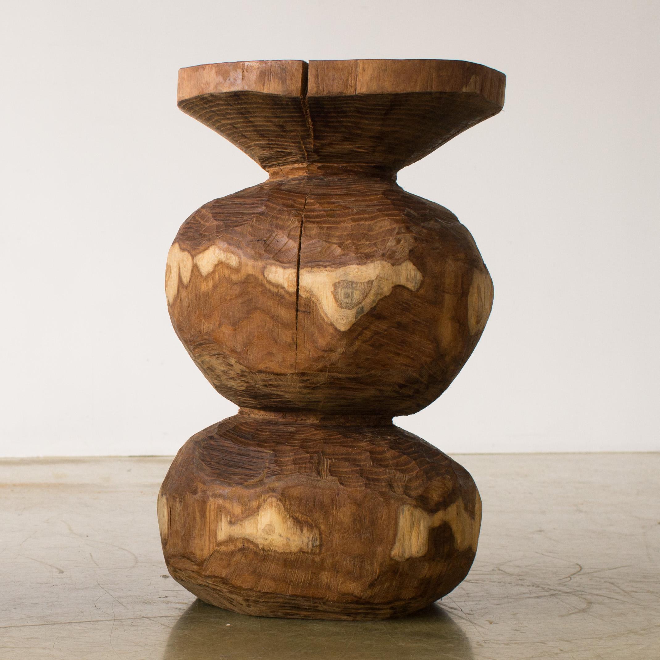 Name: Mamma
Sculptural stool by Hiroyuki Nishimura and zone carved furniture
Material: Walnut
This work is carved from log with some kinds of chainsaws.
Most of wood used for Nishimura's works are unable to use anything, these woods are