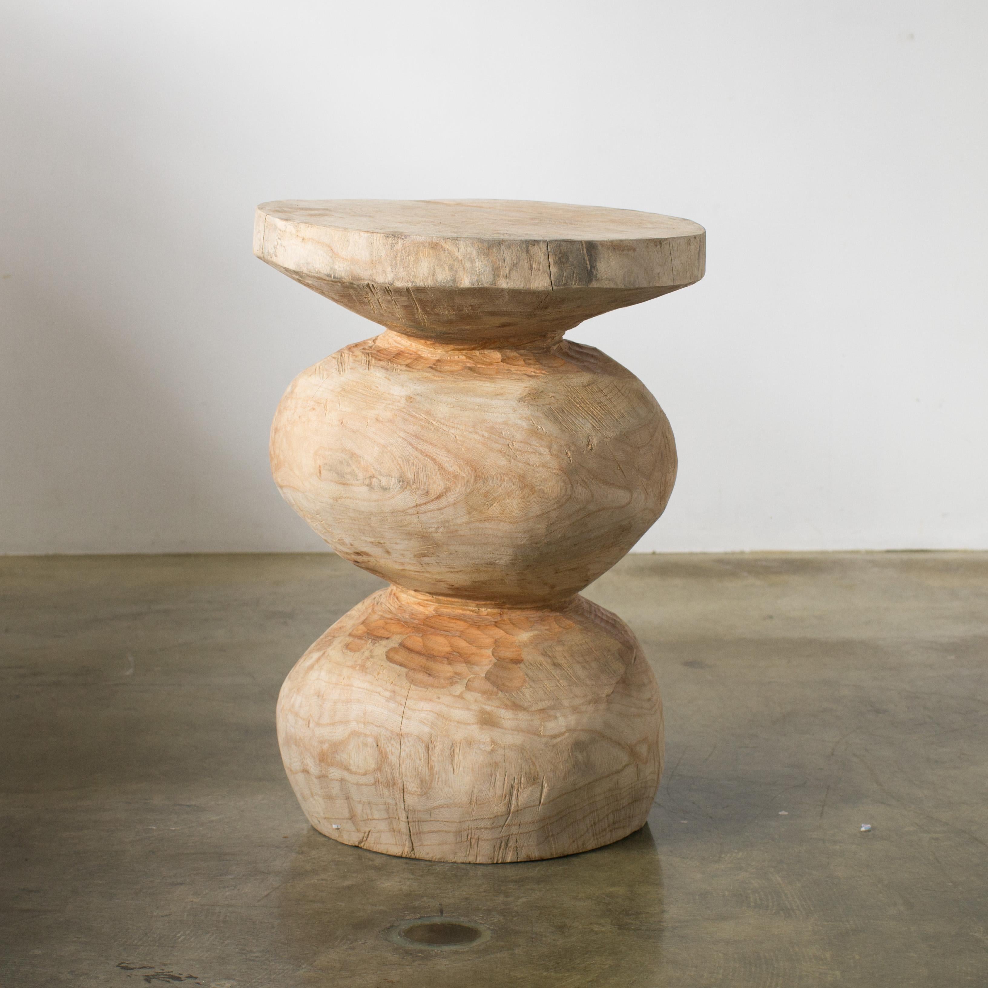 Tribal Tabouret en bois sculptural Hiroyuki Nishimura Furniture 10-10 à éclairage tribal