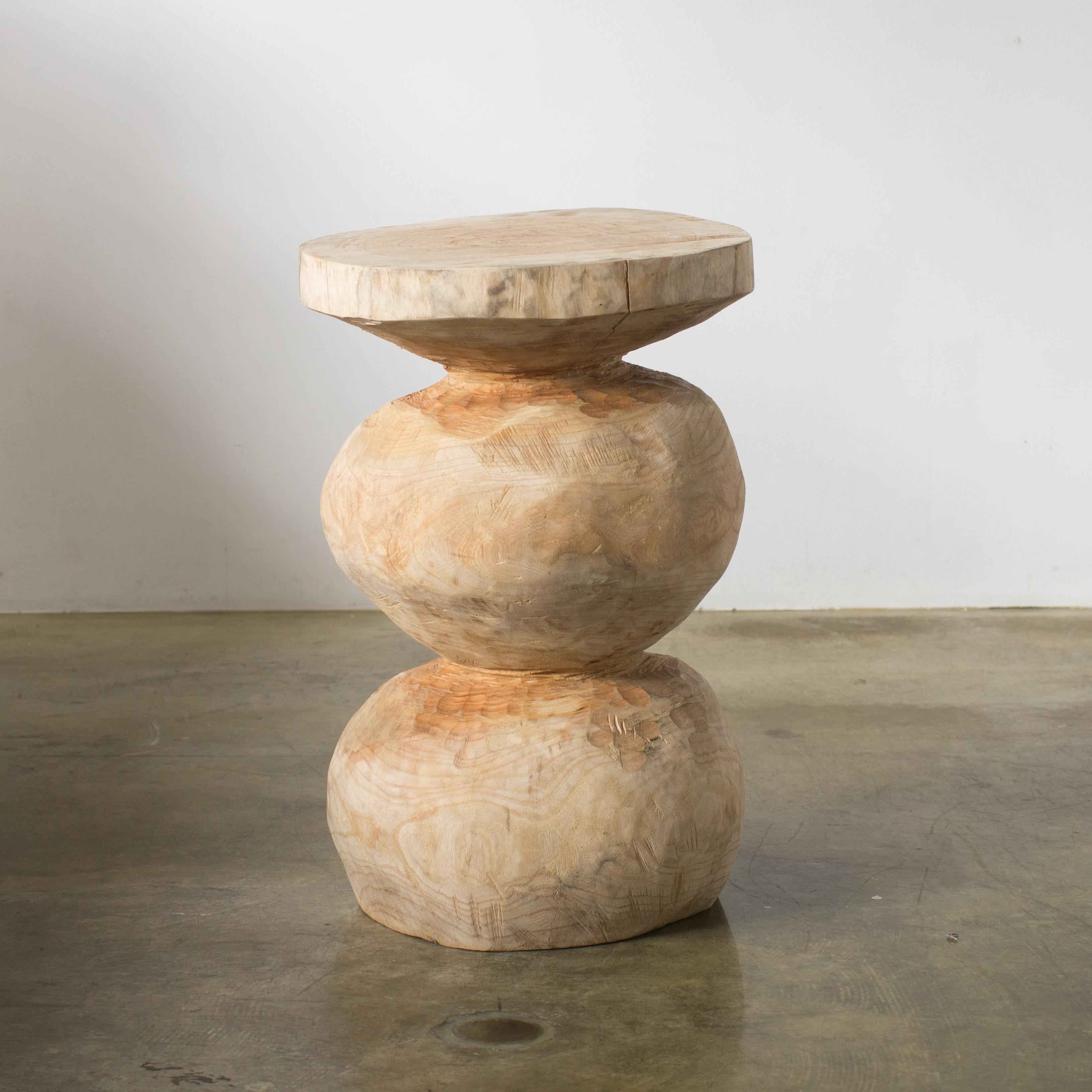 Japonais Tabouret en bois sculptural Hiroyuki Nishimura Furniture 10-10 �à éclairage tribal