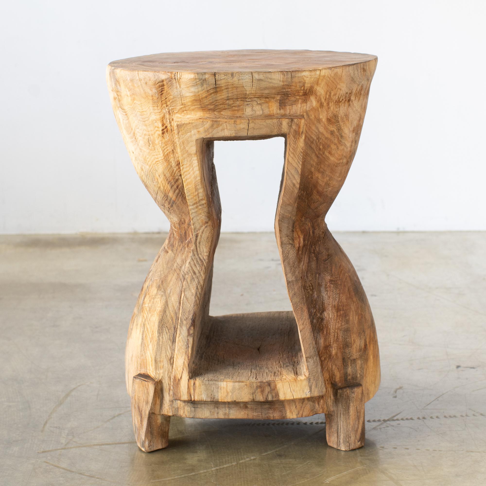 Name: Televisore Lunga
Sculptural stool by Hiroyuki Nishimura and Zougei carved furniture
Material: White oak
This work is carved from log with some kinds of chainsaws.
Most of wood used for Nishimura's works are unable to use anything, these