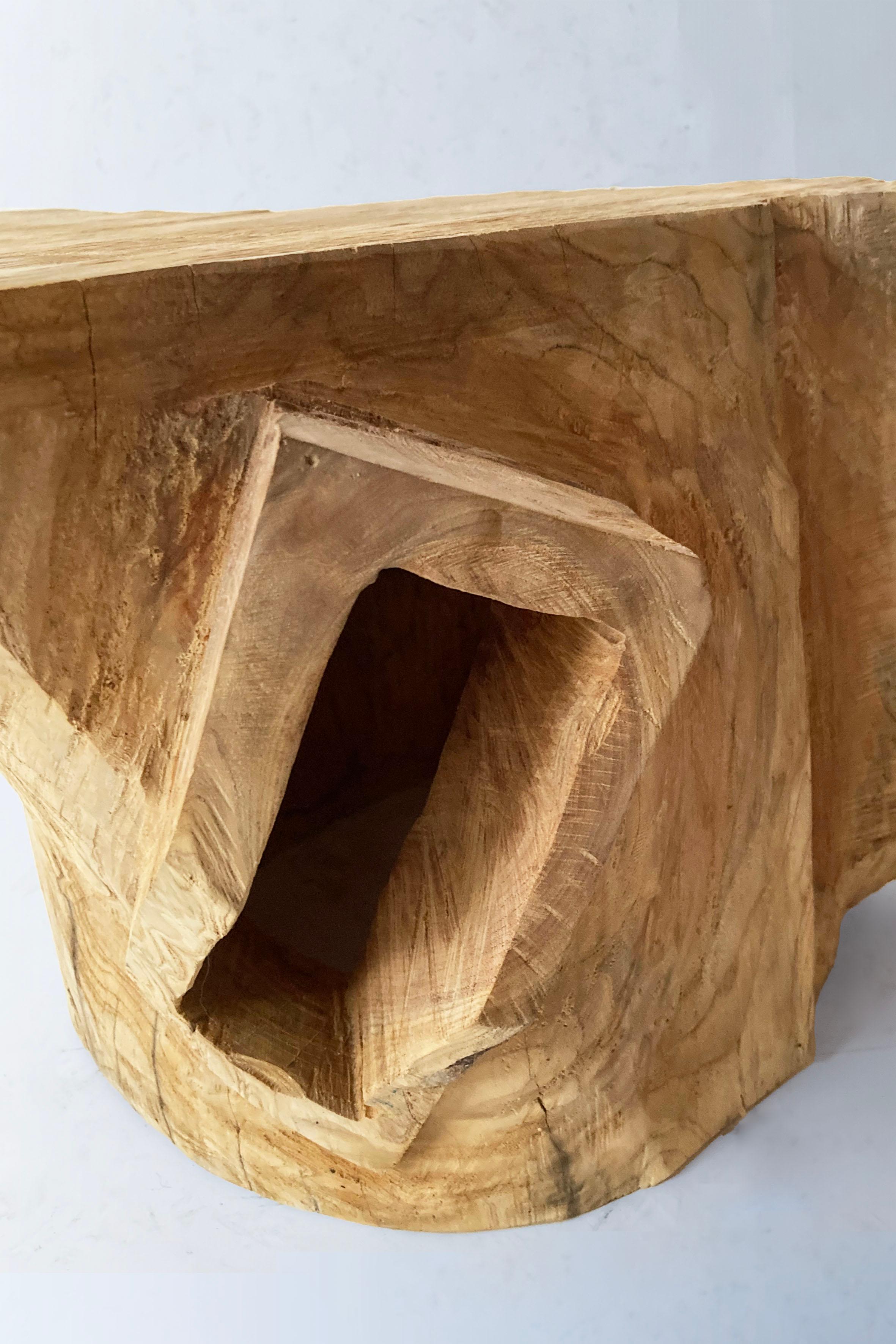 Name: Whimsical
Sculptural stool by Hiroyuki Nishimura and Zougei carved furniture
Material: Zelkova
This work is carved from log with some kinds of chainsaws.
Most of wood used for Nishimura's works are unable to use anything, these woods are