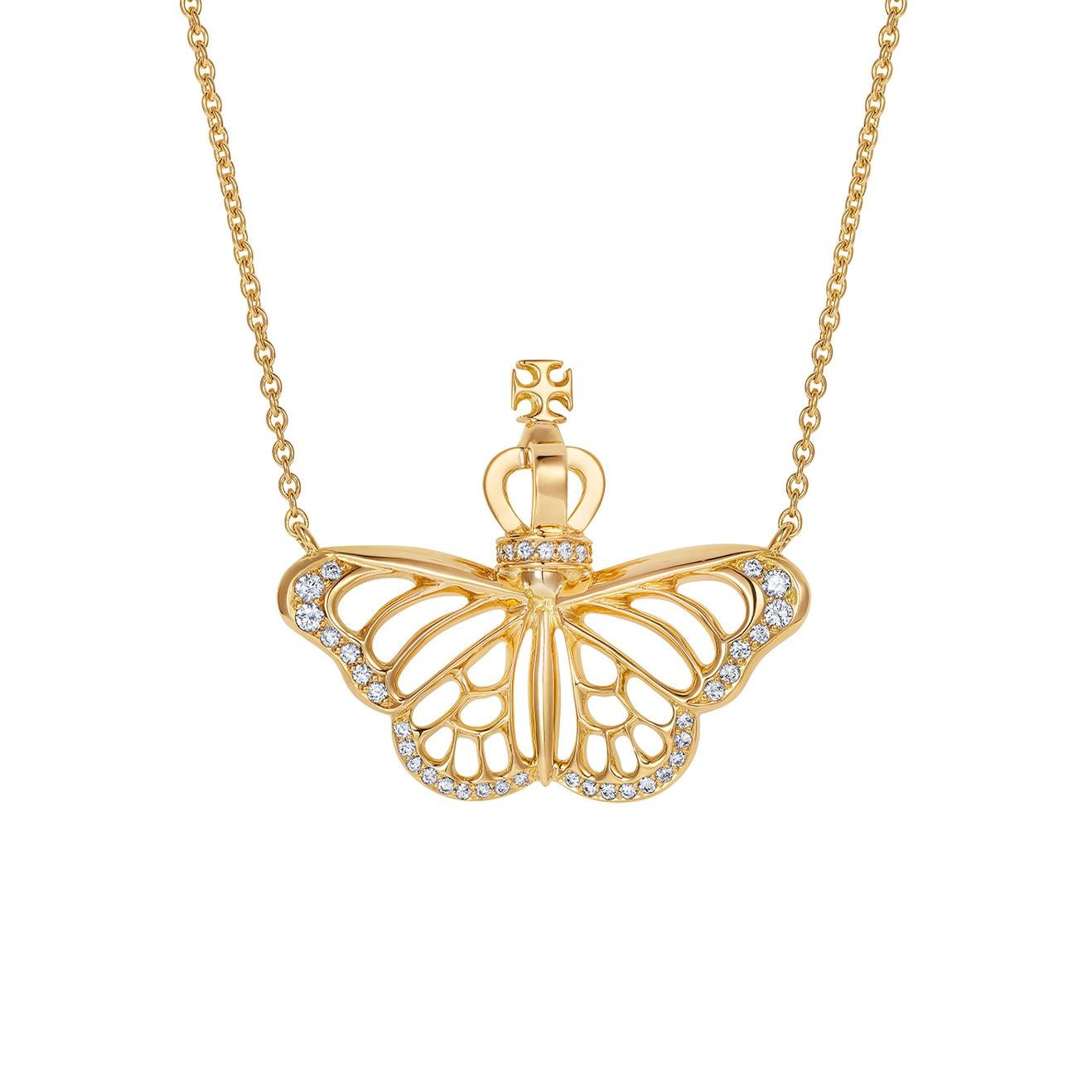 Nous sommes ravis d'avoir créé un pendentif papillon monarque très spécial en or jaune 18 carats avec un poids total de diamants de 0,15 carats - avec une couronne merveilleusement petite et complexe, bien sûr !

Symbolisant l'espoir et les nouveaux