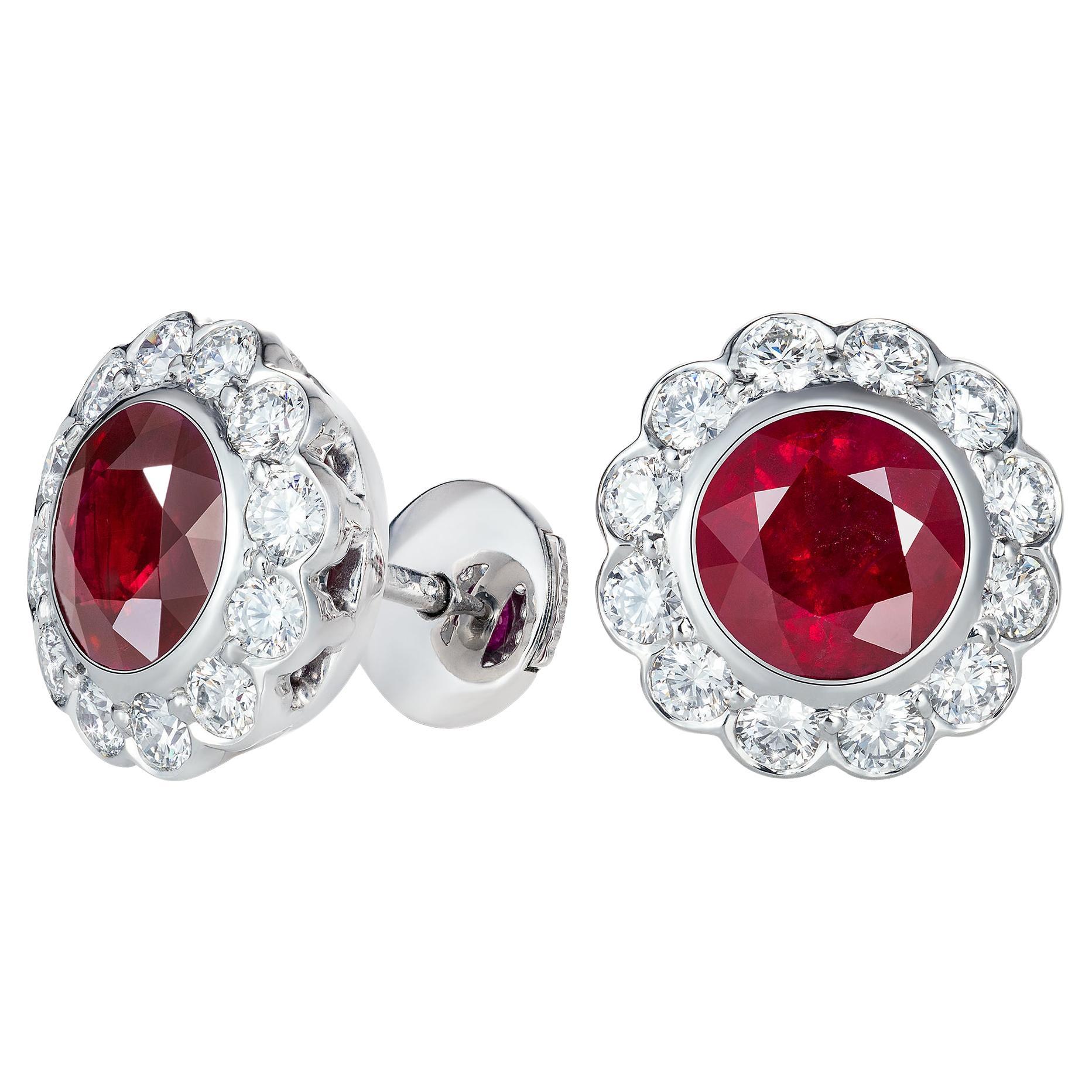 Boucles d'oreilles Hirsh en rubis et diamants en forme d'œillet